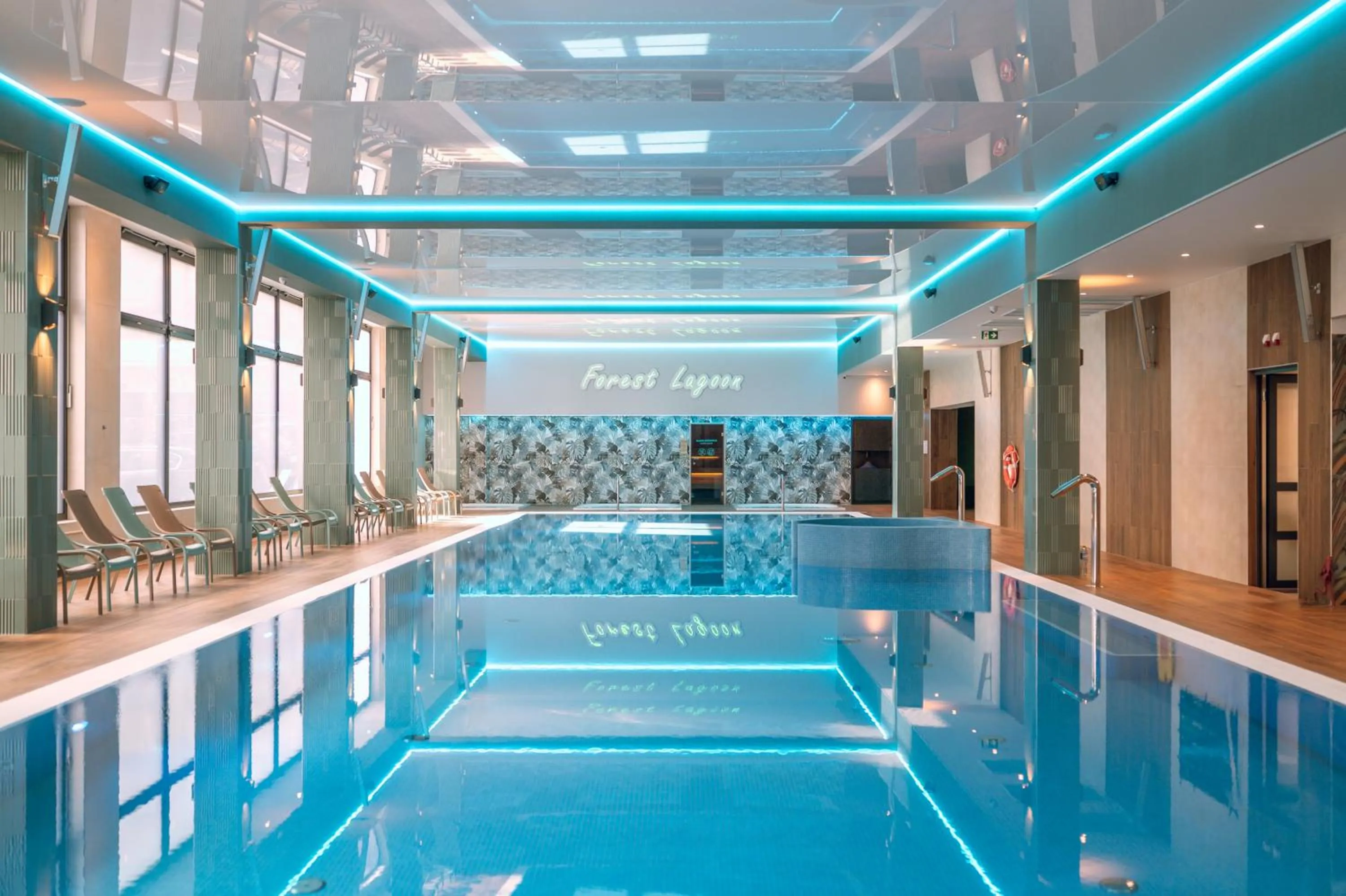 Pool view in Forest Park Resort & SPA