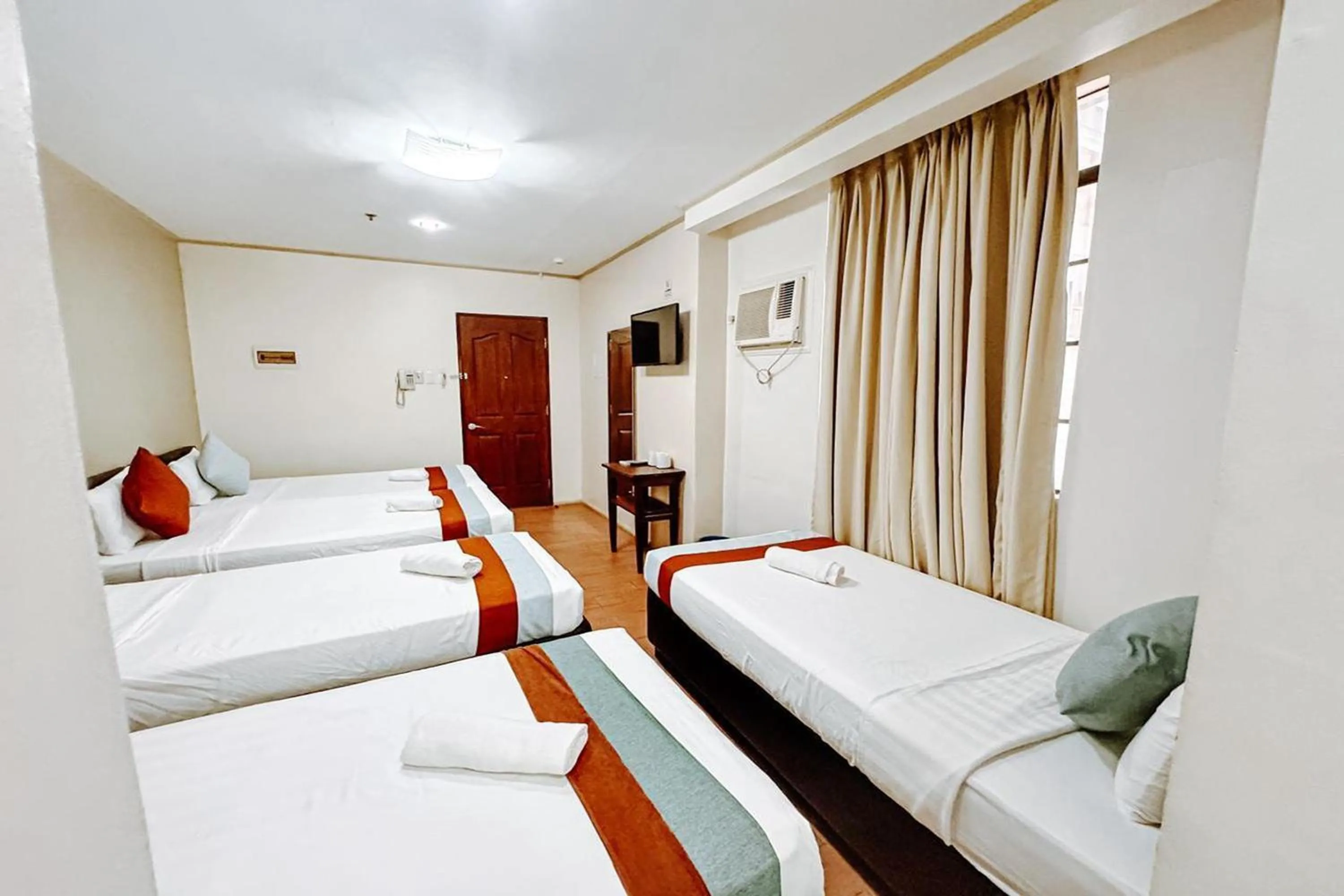 Bedroom, Bed in Casa Luciana Hotel