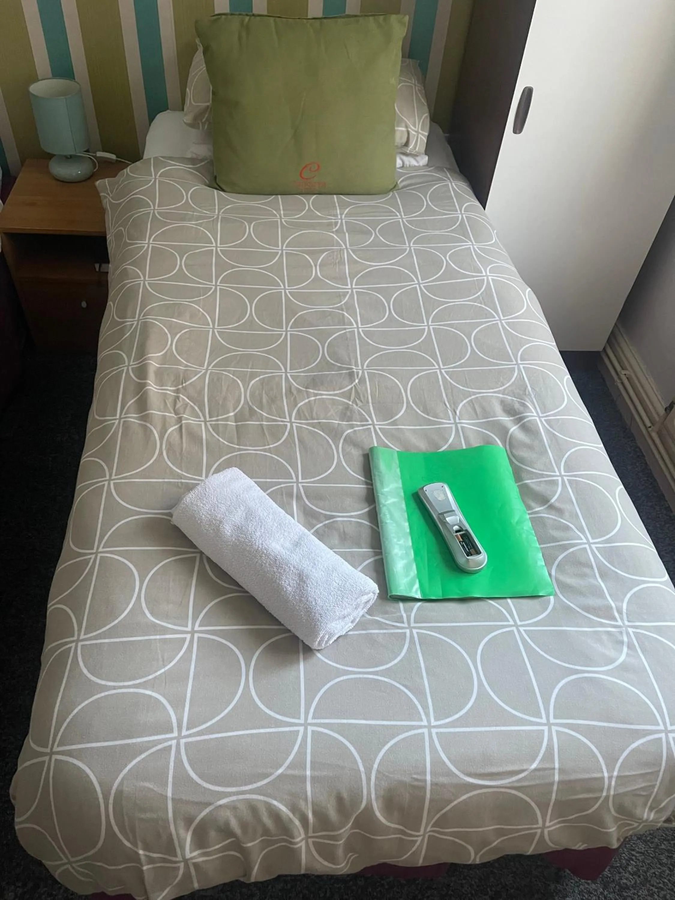 Bed in UK Travel & Hospitality LTD TA Canberra Hotel