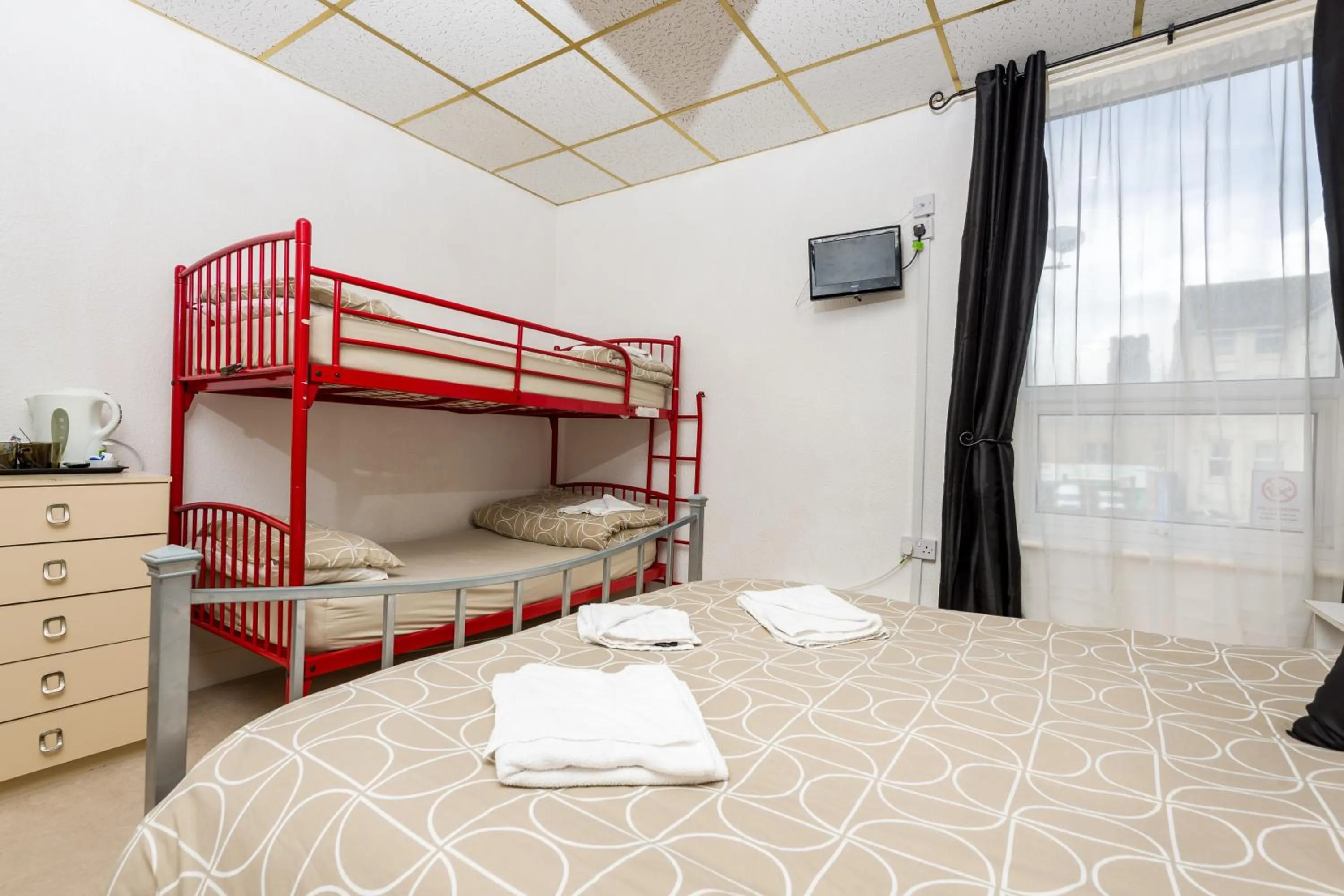 Bed in UK Travel & Hospitality LTD TA Canberra Hotel