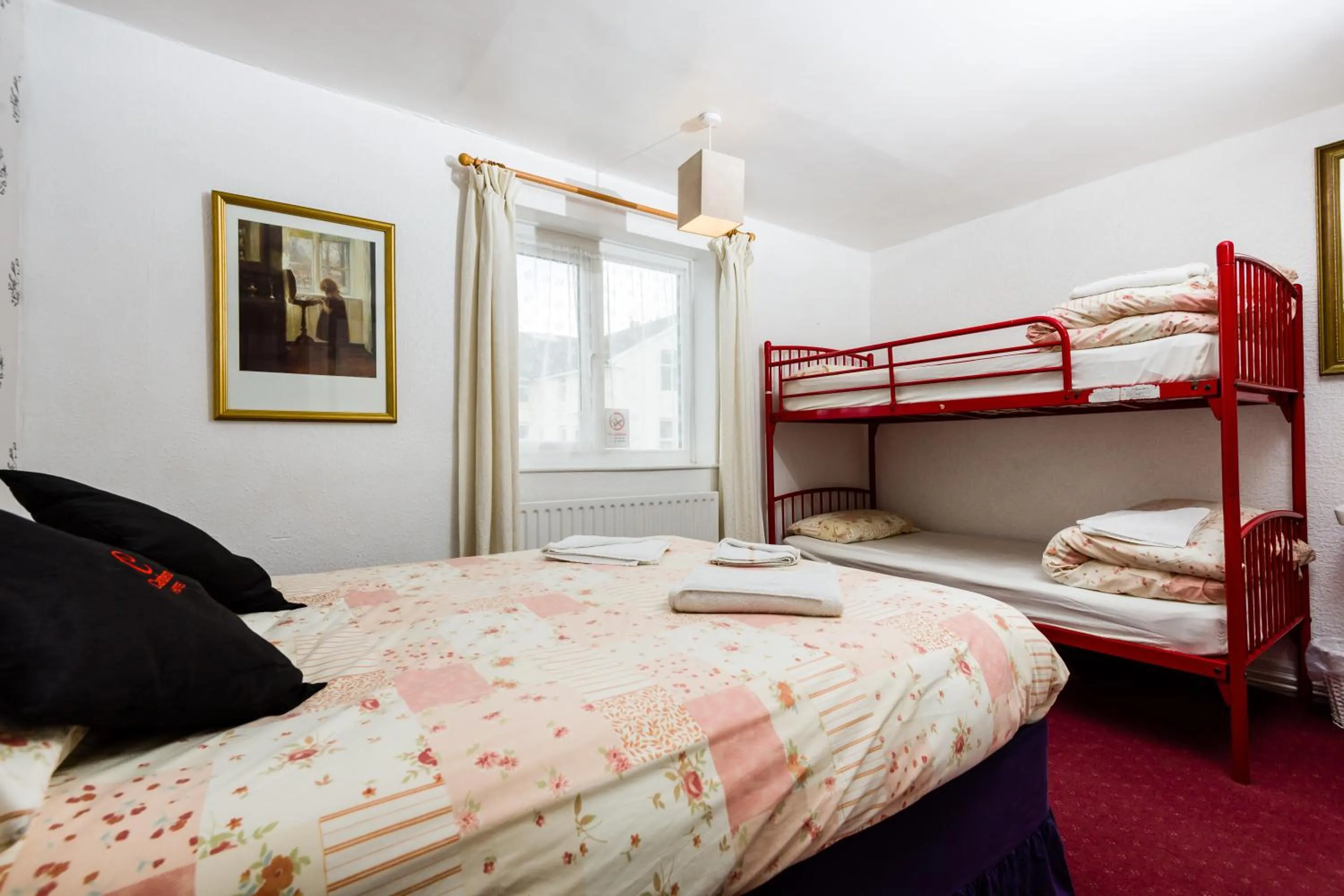 Bed in UK Travel & Hospitality LTD TA Canberra Hotel