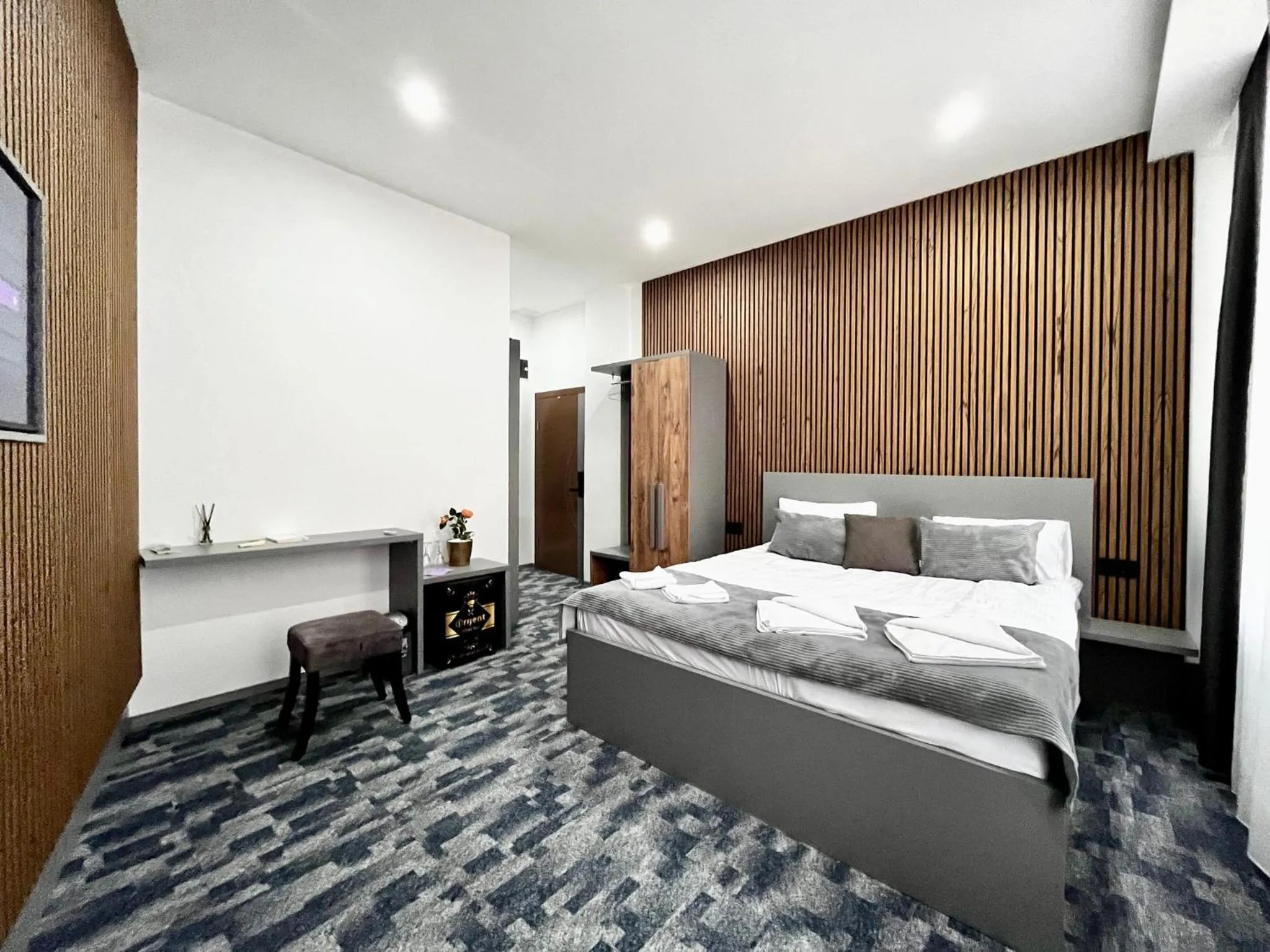 Photo of the whole room, Bed in Residence Inn Orijent