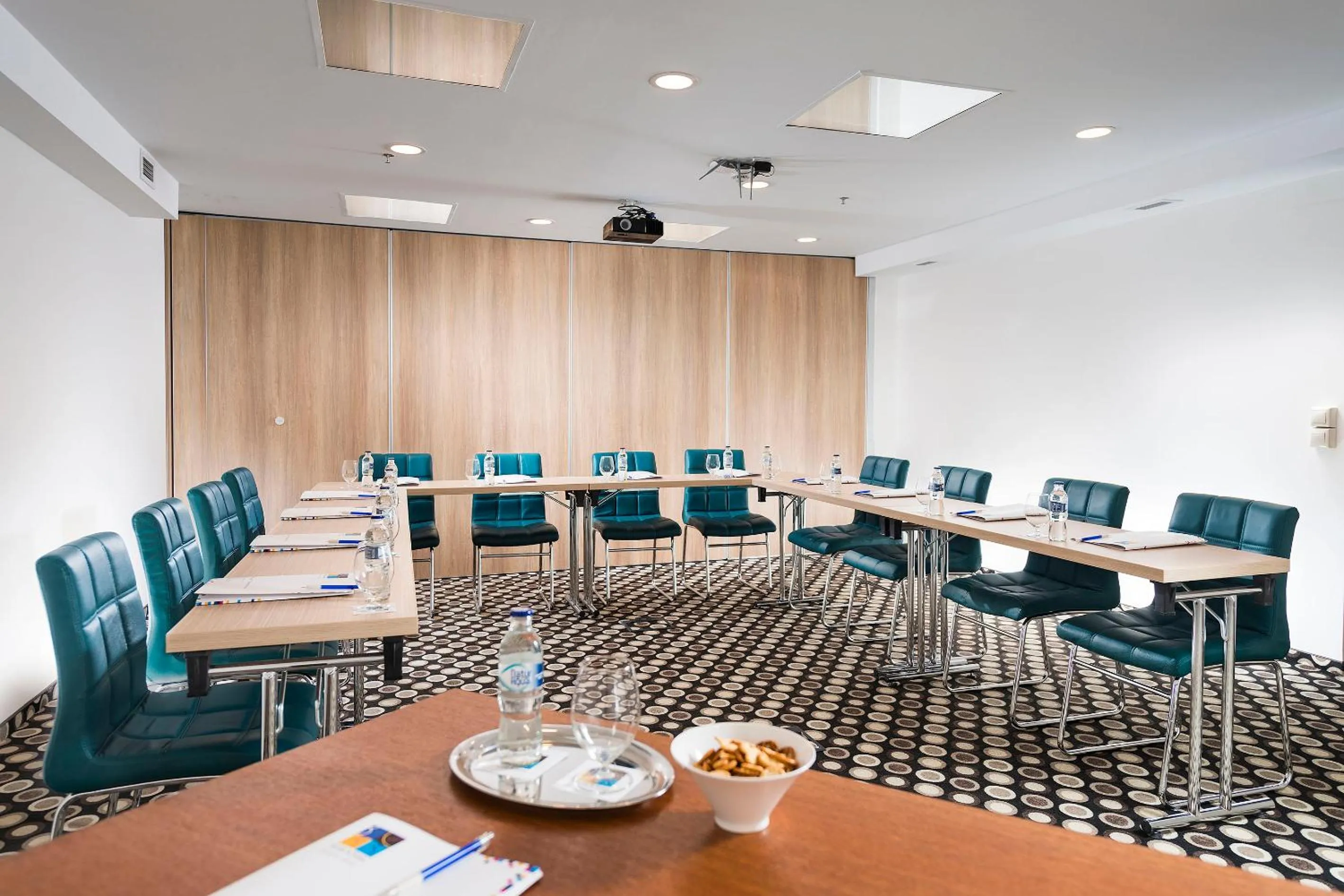 Banquet/Function facilities in Bo33 Hotel Family & Suites