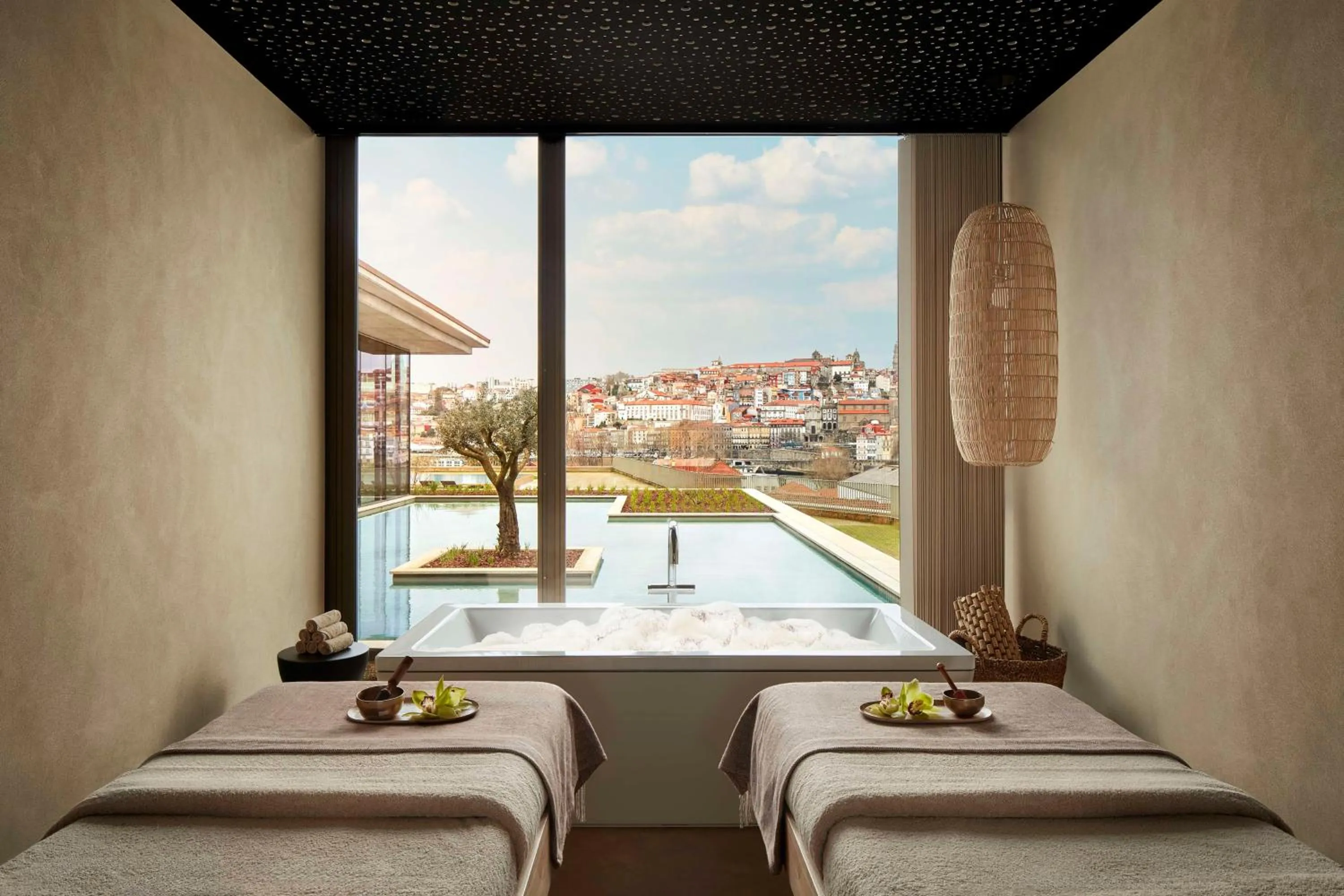 Spa and wellness centre/facilities, Bed in Tivoli Kopke Porto Gaia Hotel