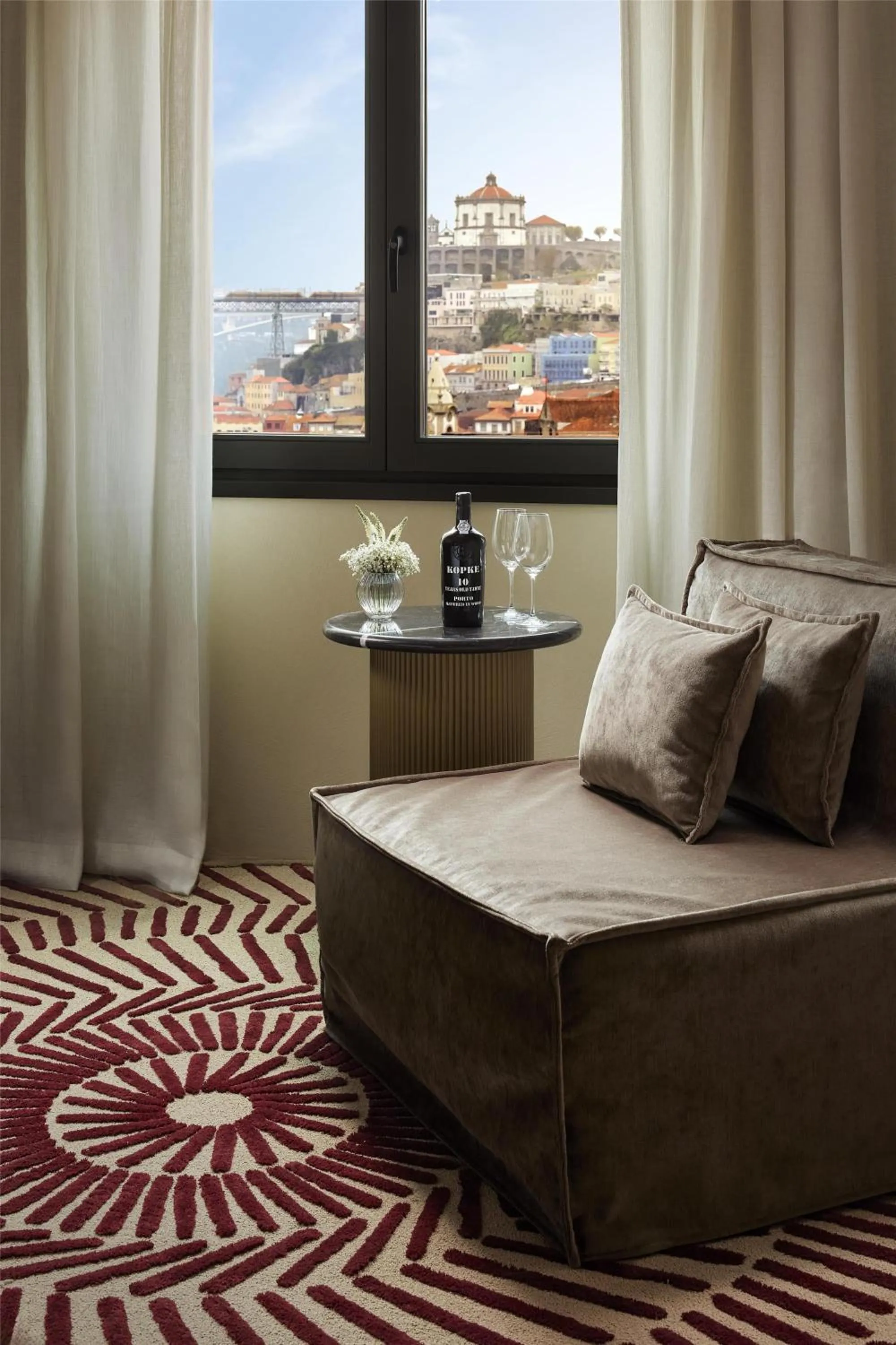 Bedroom, Bed in Tivoli Kopke Porto Gaia Hotel