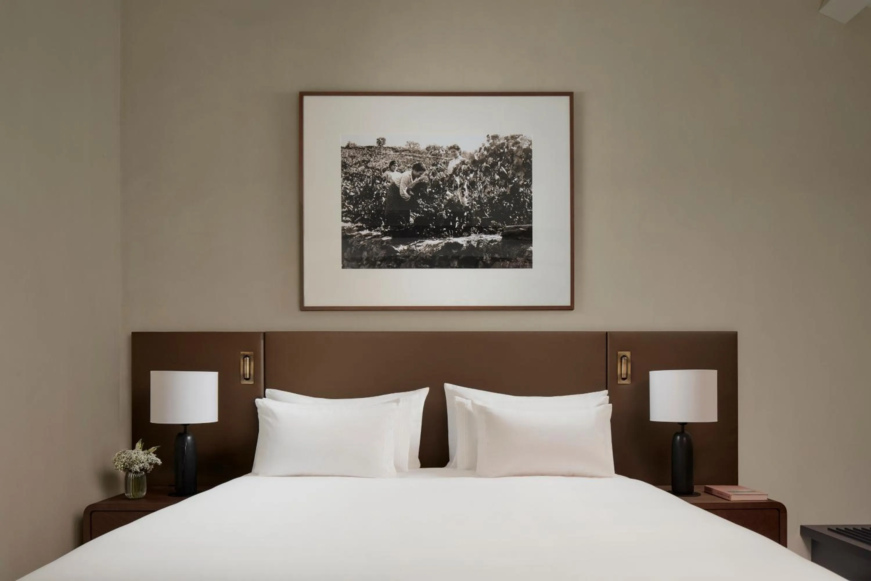 Guests, Bed in Tivoli Kopke Porto Gaia Hotel