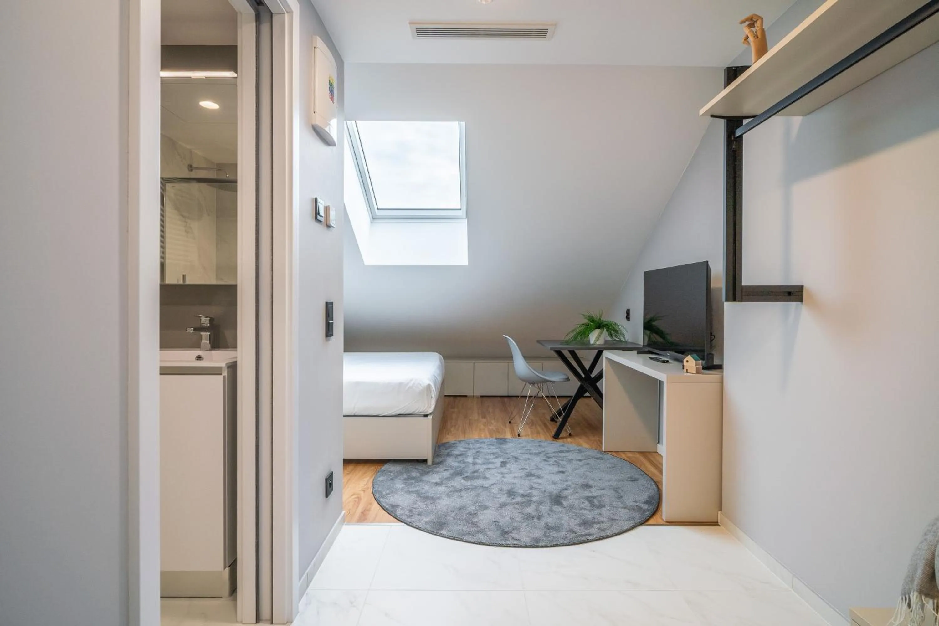 Photo of the whole room, Bed in City Pop 2Night Prague - Self check-in