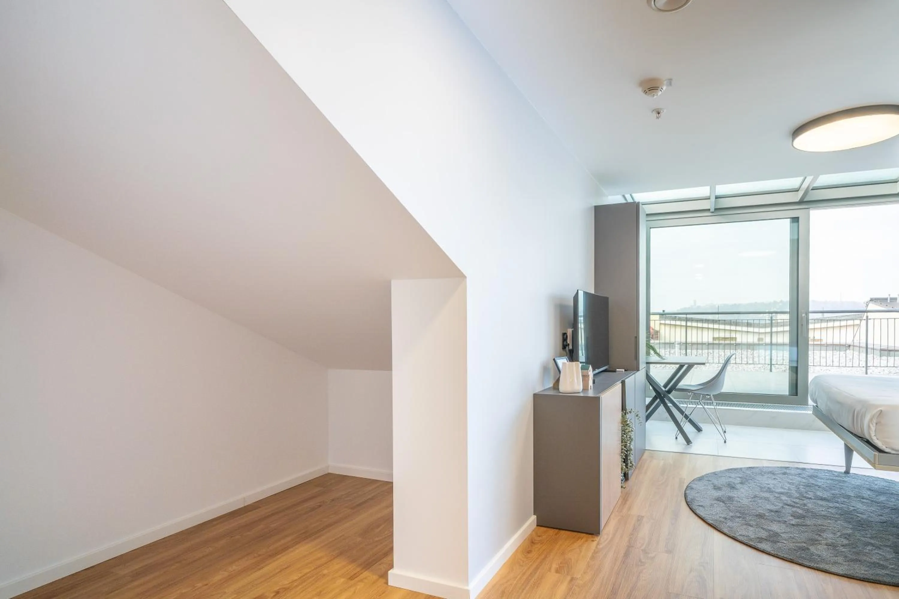 Communal kitchen, Bed in City Pop 2Night Prague - Self check-in