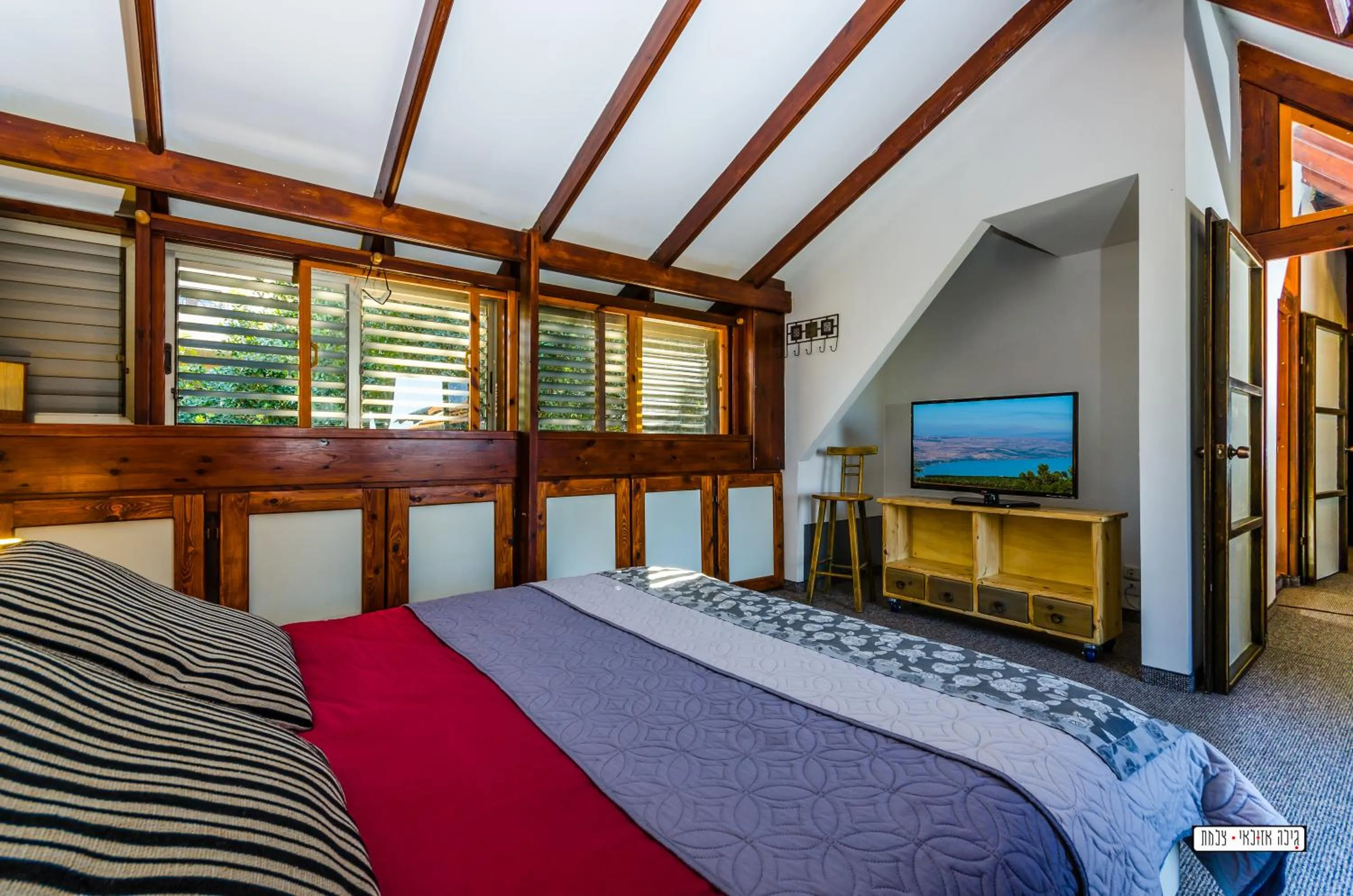 Day, Bed in Beautiful Lake View Wooden House