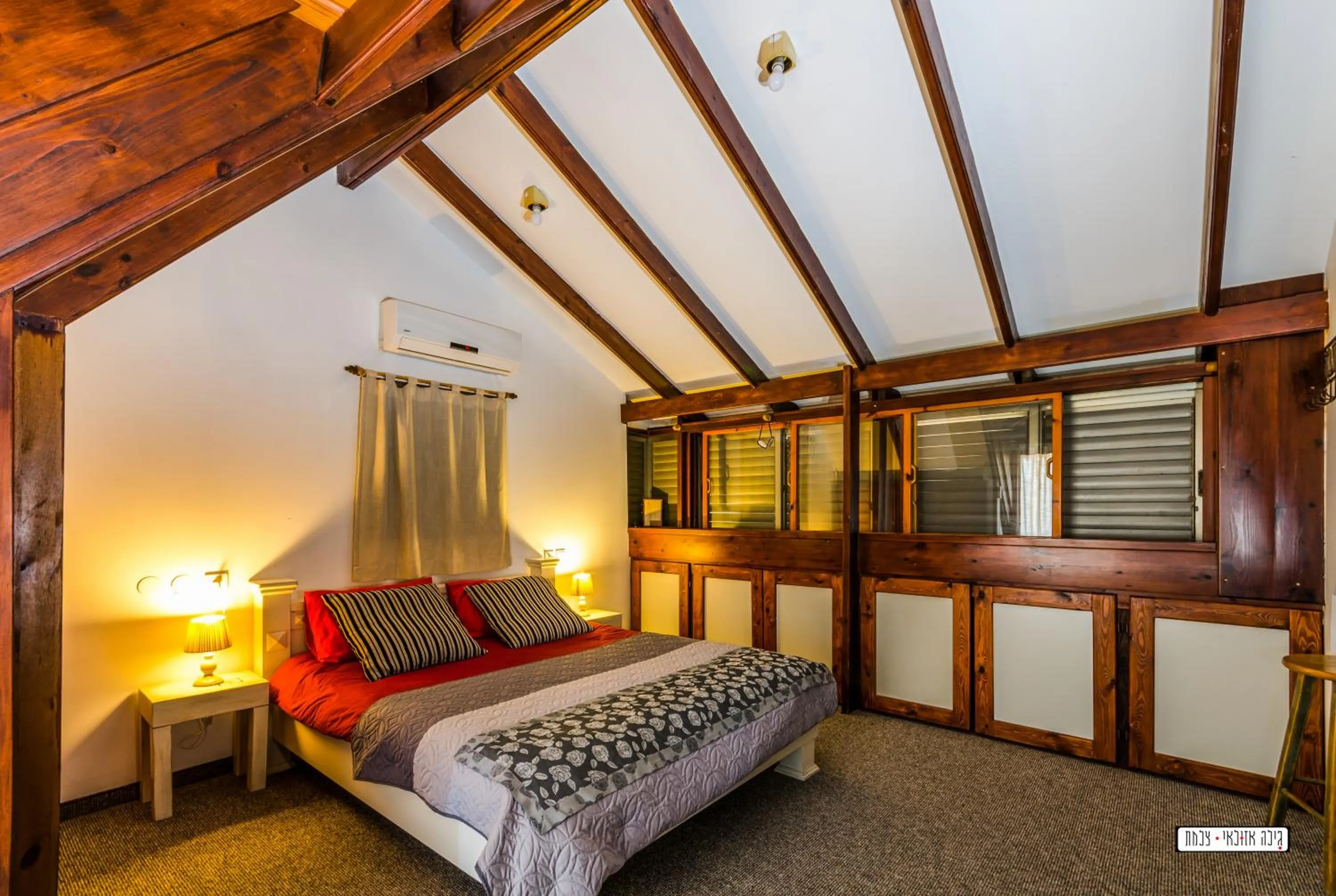 Photo of the whole room, Bed in Beautiful Lake View Wooden House
