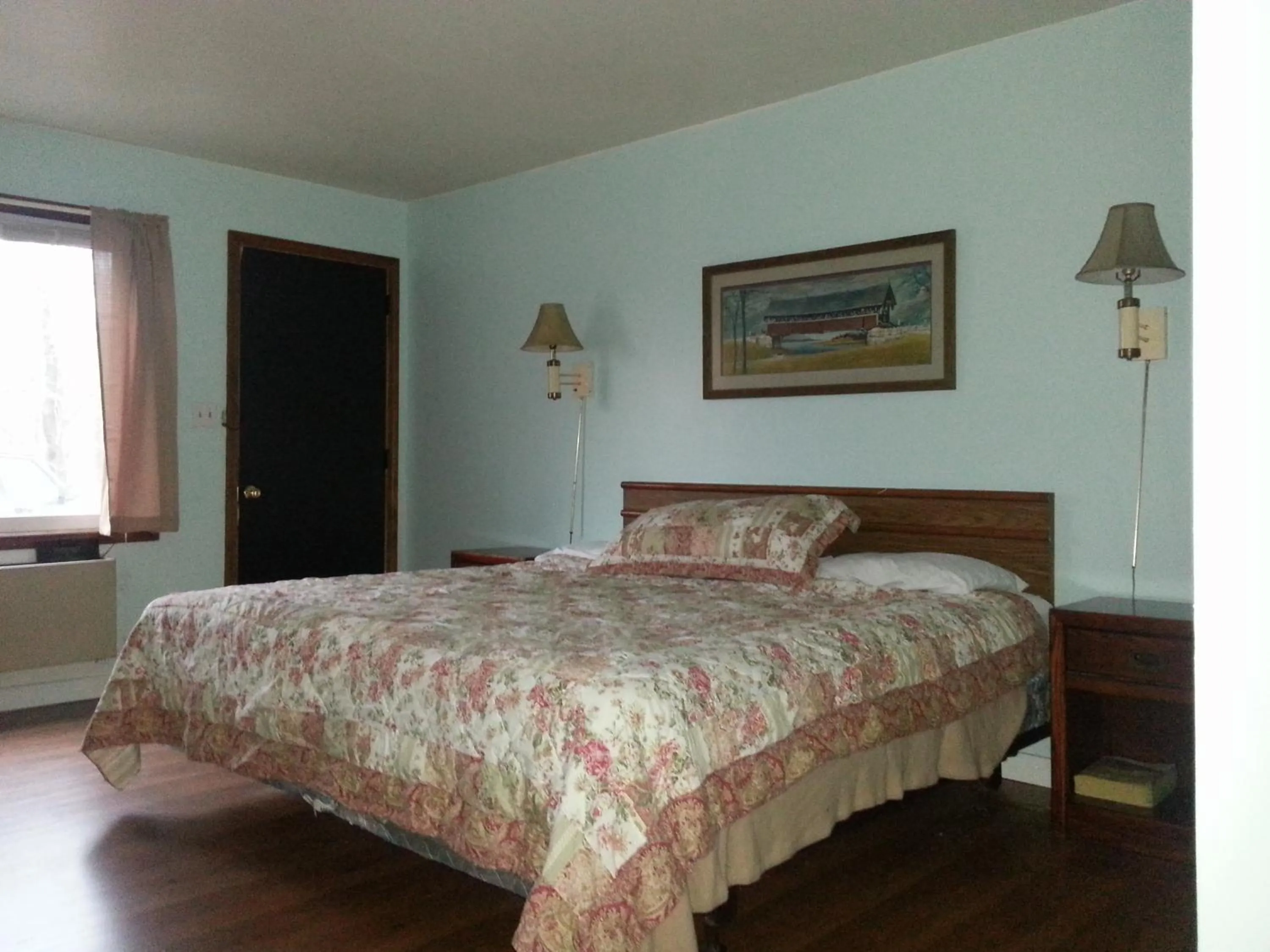 Bed in Chaffee Lodge