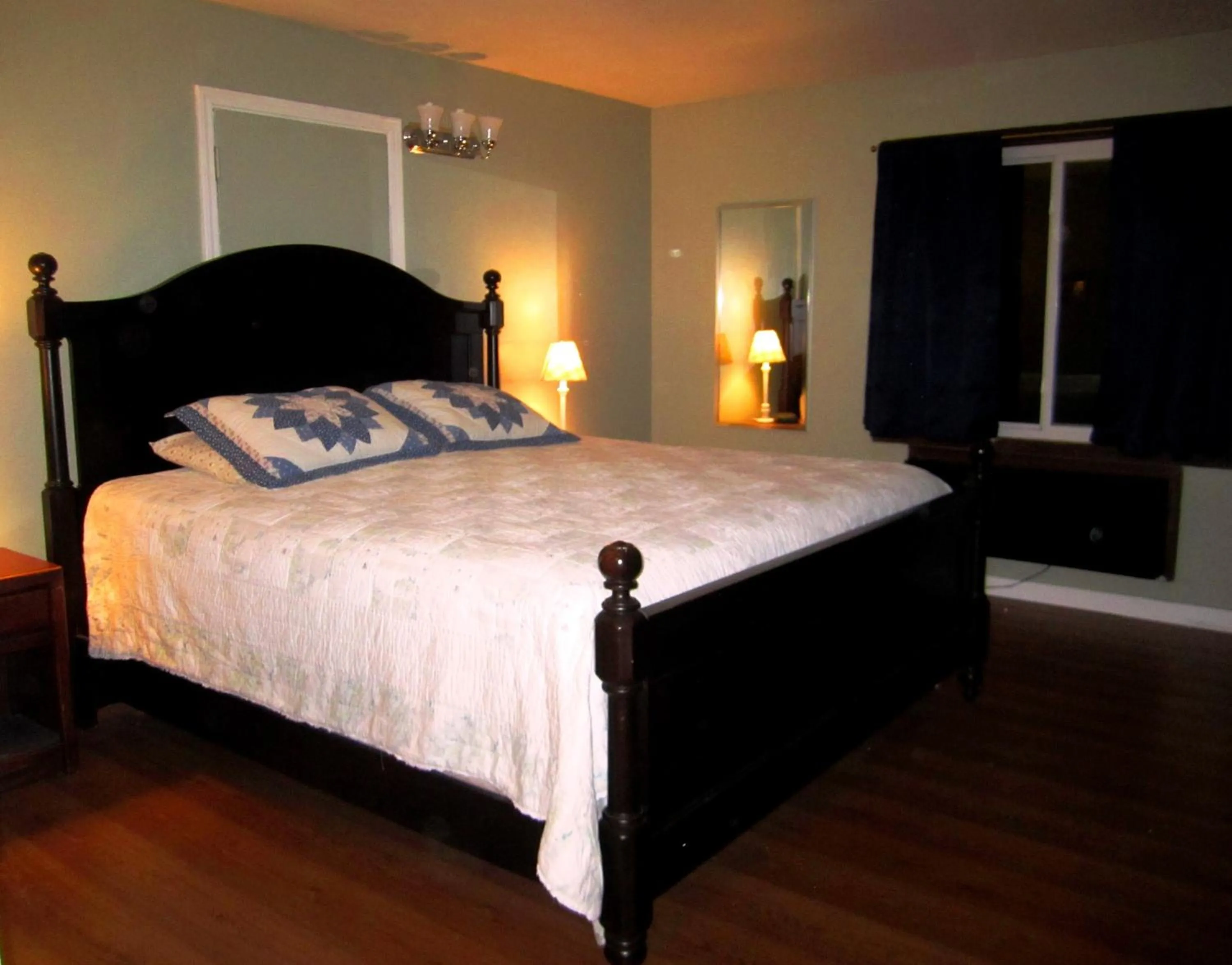 Bed in Chaffee Lodge