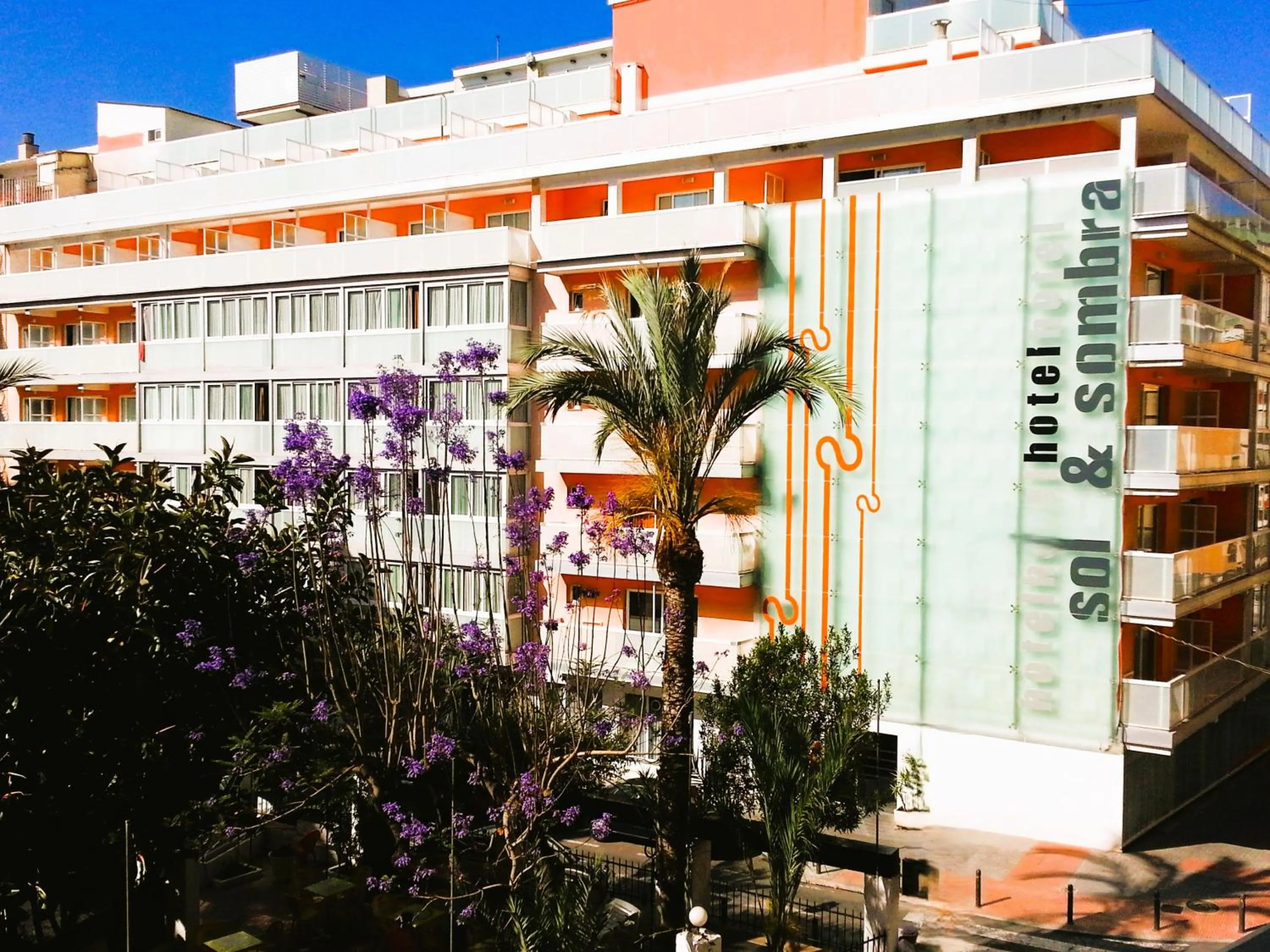 Property building in Sol y Sombra