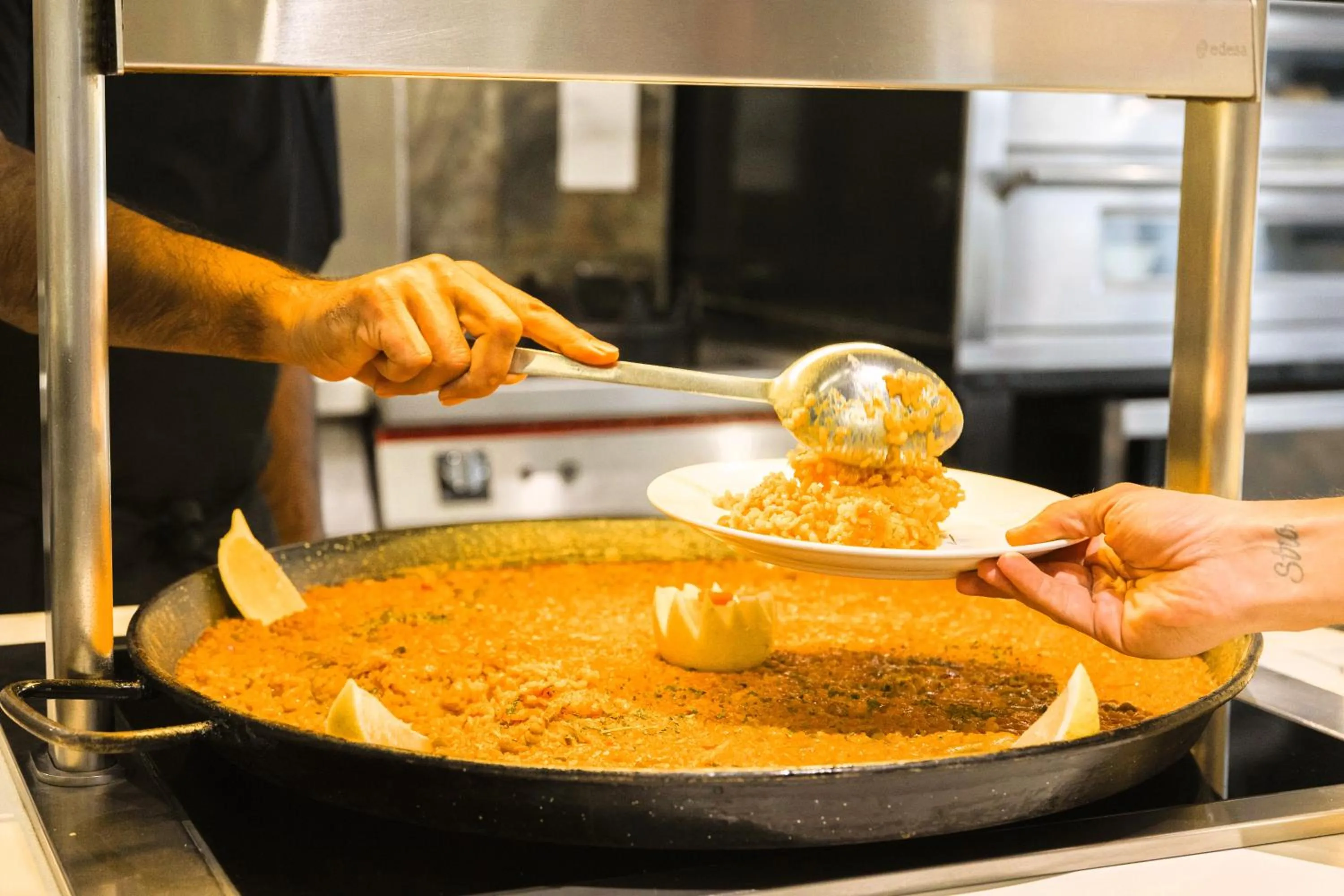 Restaurant/places to eat in Sol y Sombra