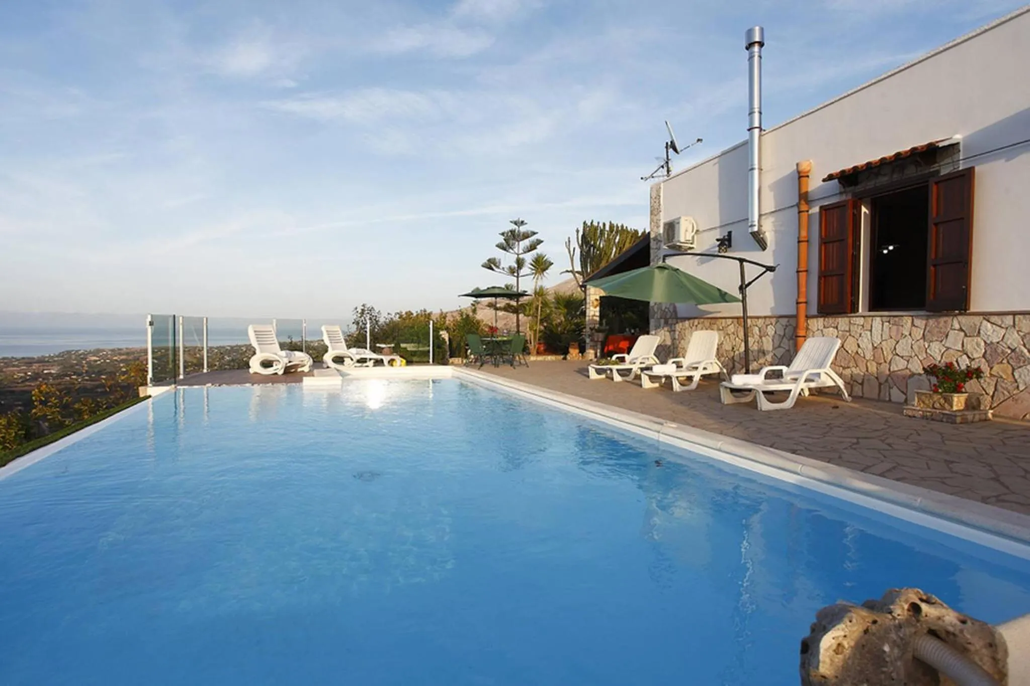 Swimming pool in Villa del Poggio