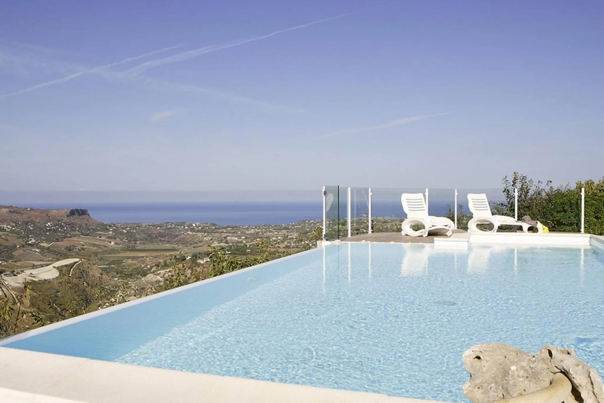 Swimming pool in Villa del Poggio