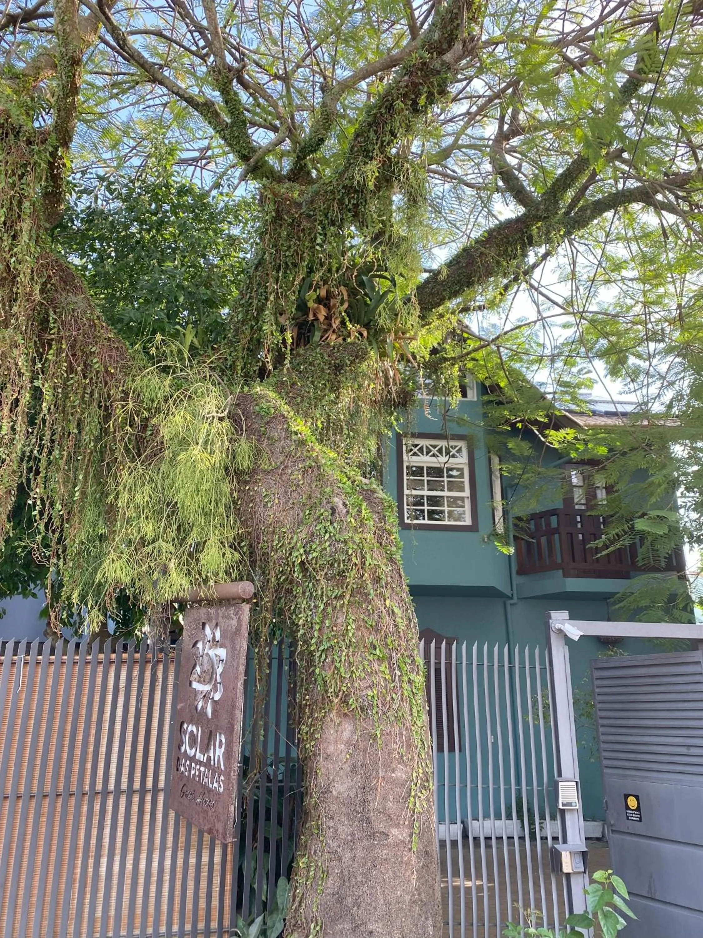 Property building in Solar das Pétalas Guest House