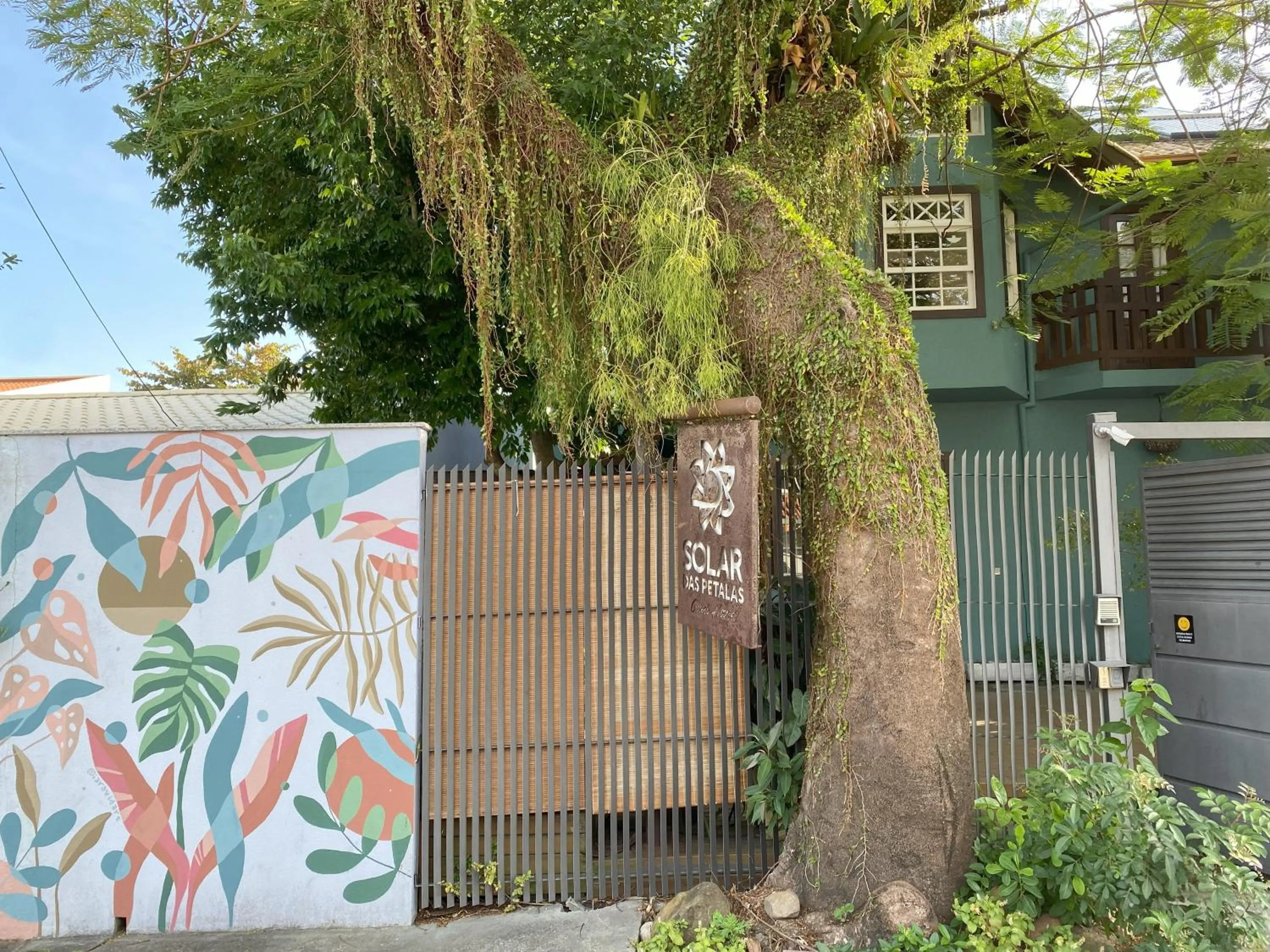 Property building in Solar das Pétalas Guest House