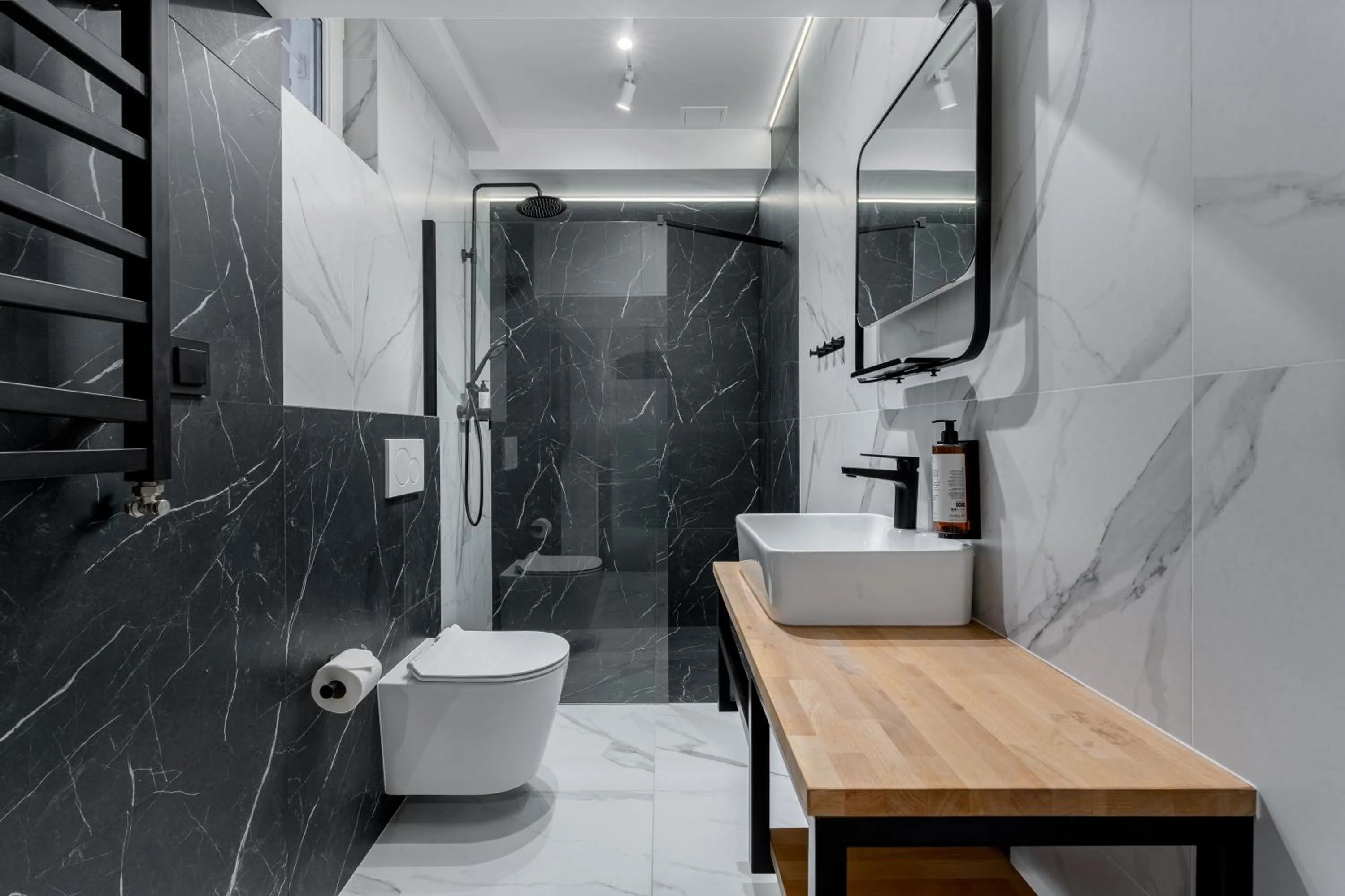 Shower in Wawel Apartments - Old Town