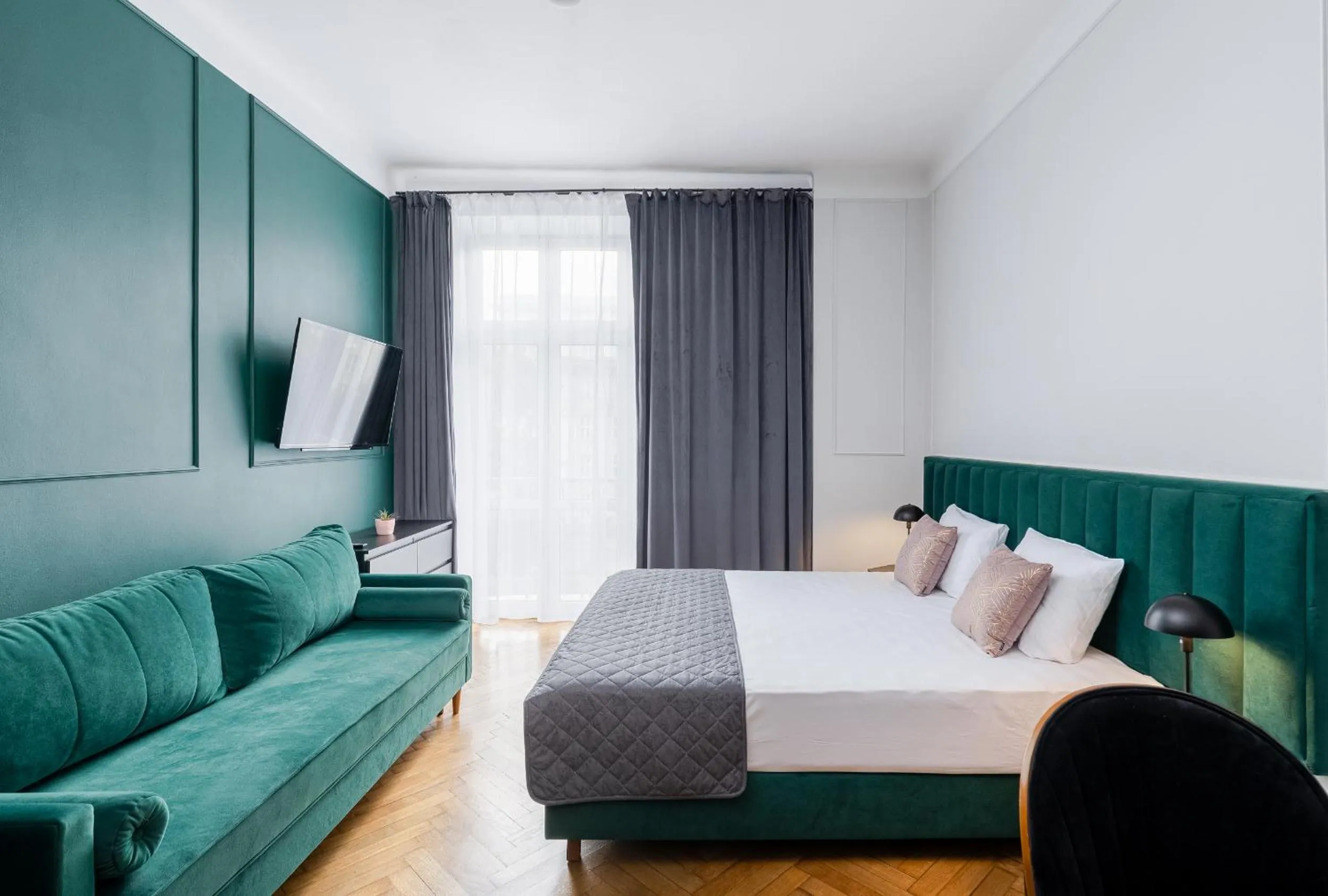 TV and multimedia, Bed in Wawel Apartments - Old Town