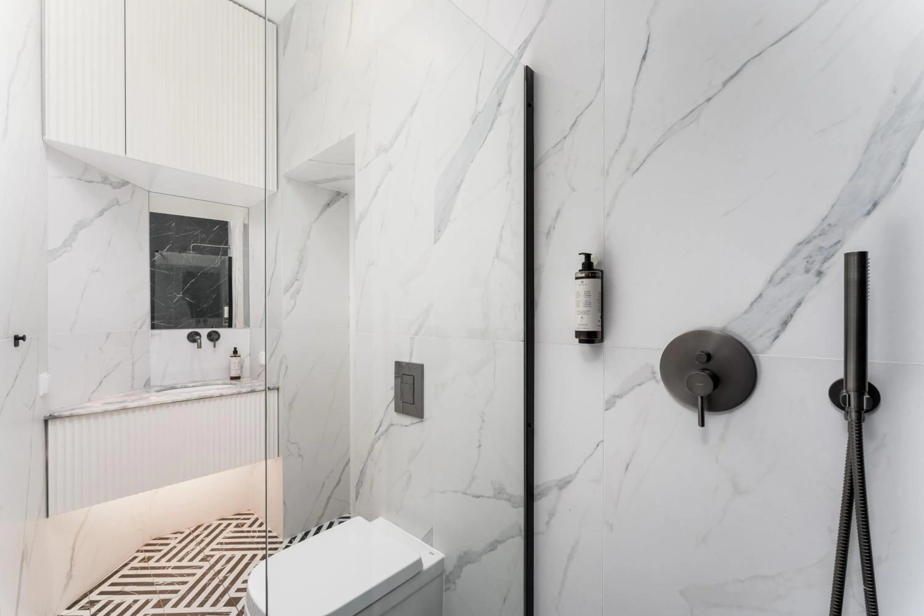 Shower in Wawel Apartments - Old Town