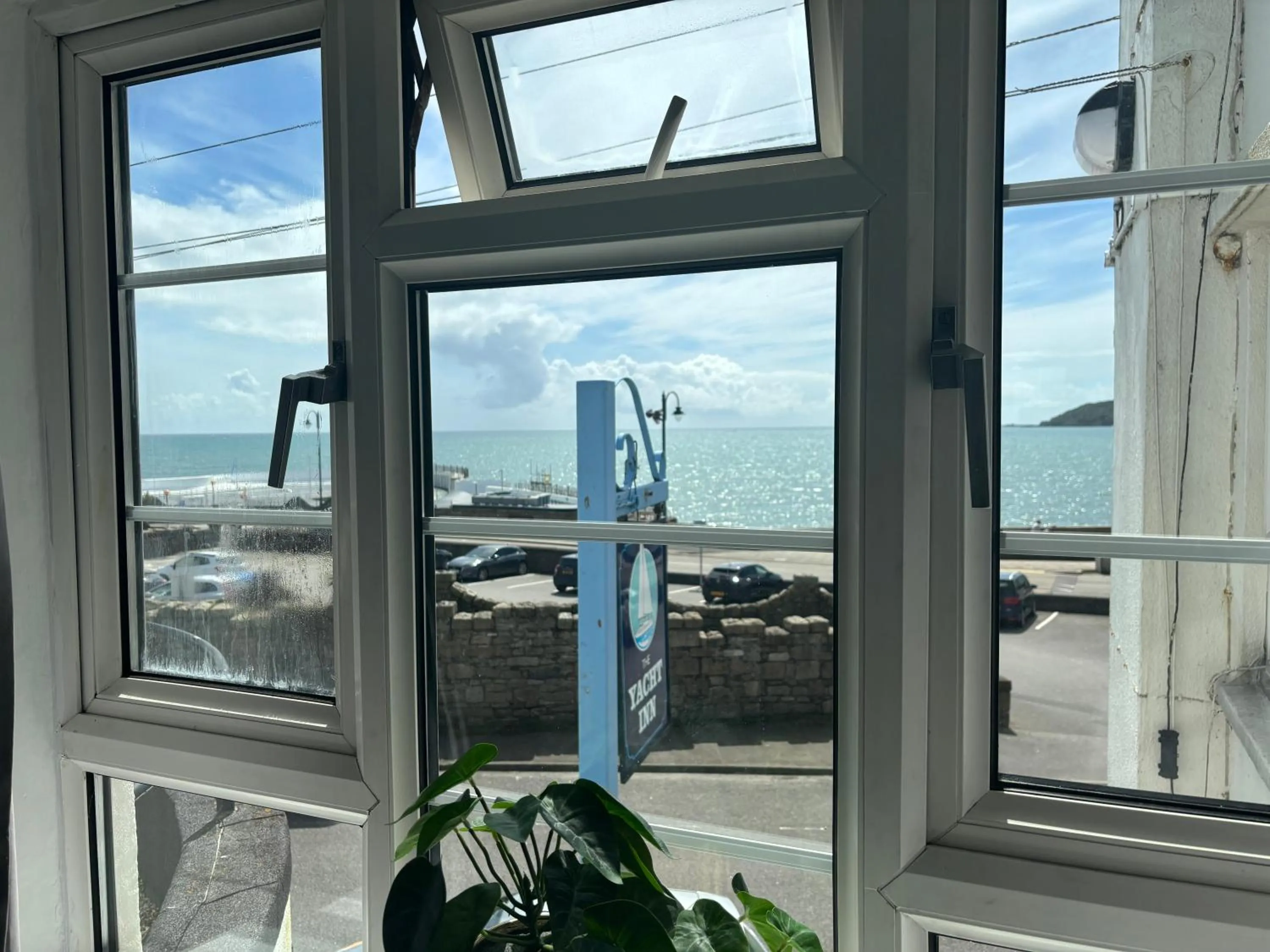 Sea view, Mountain View in The Yacht Inn