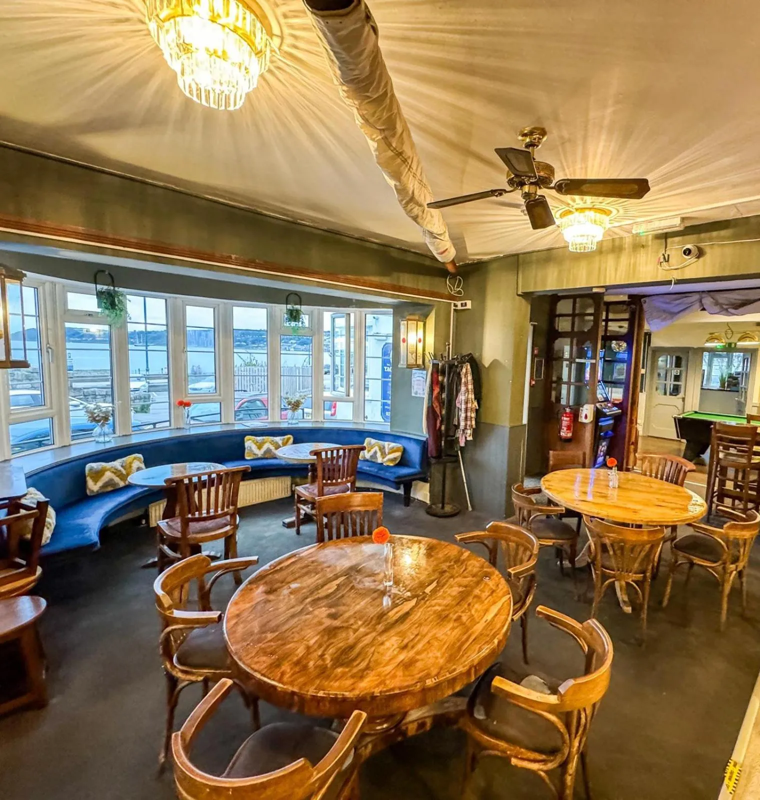 Restaurant/places to eat in The Yacht Inn