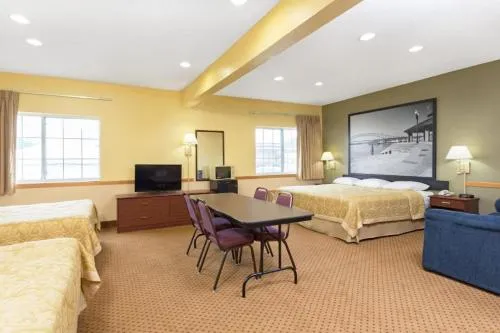 Deluxe Triple Room with Sea View - single occupancy in Western Inn & Suites