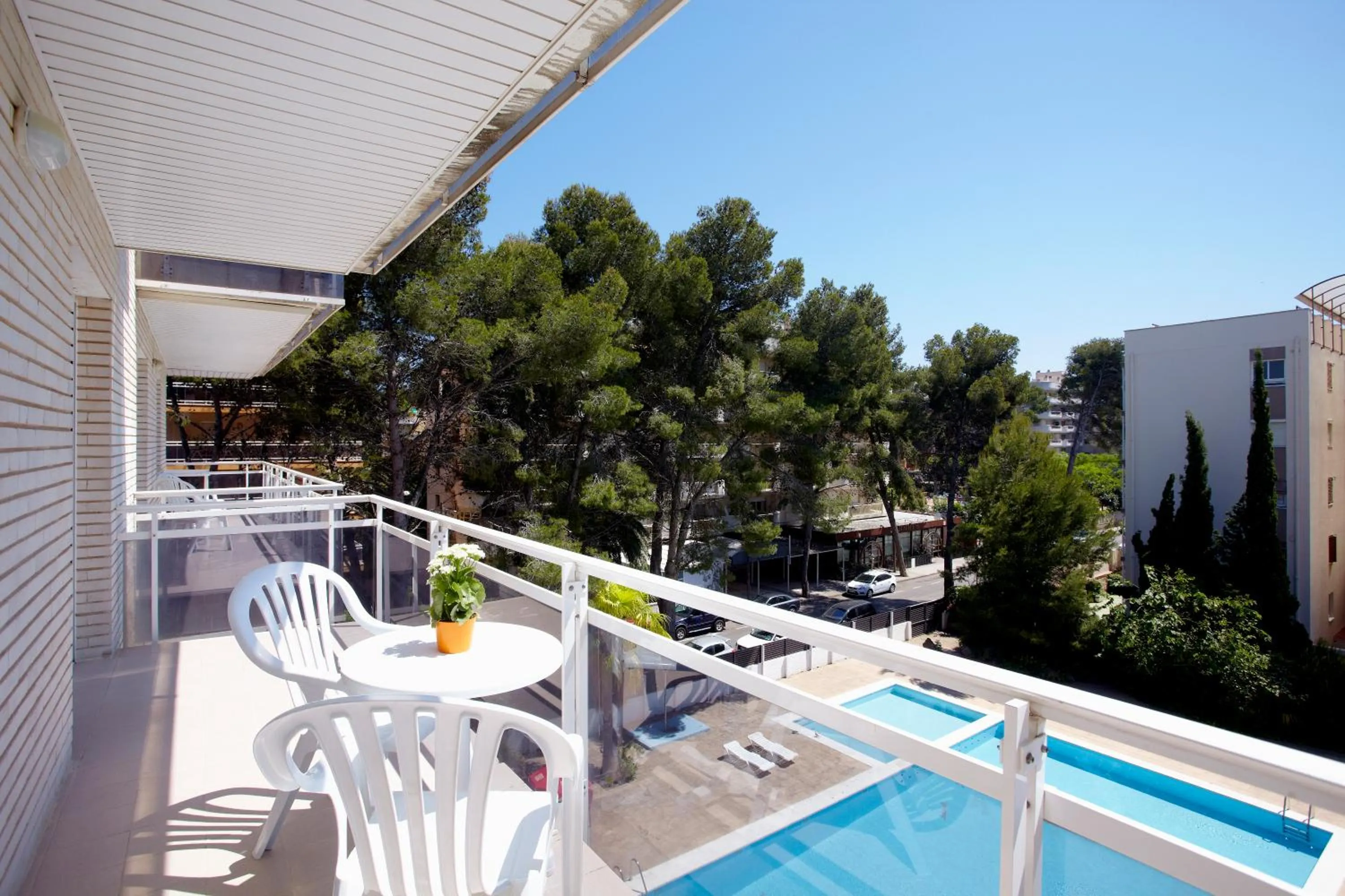 Balcony/Terrace, Pool View in Aptos Priorat