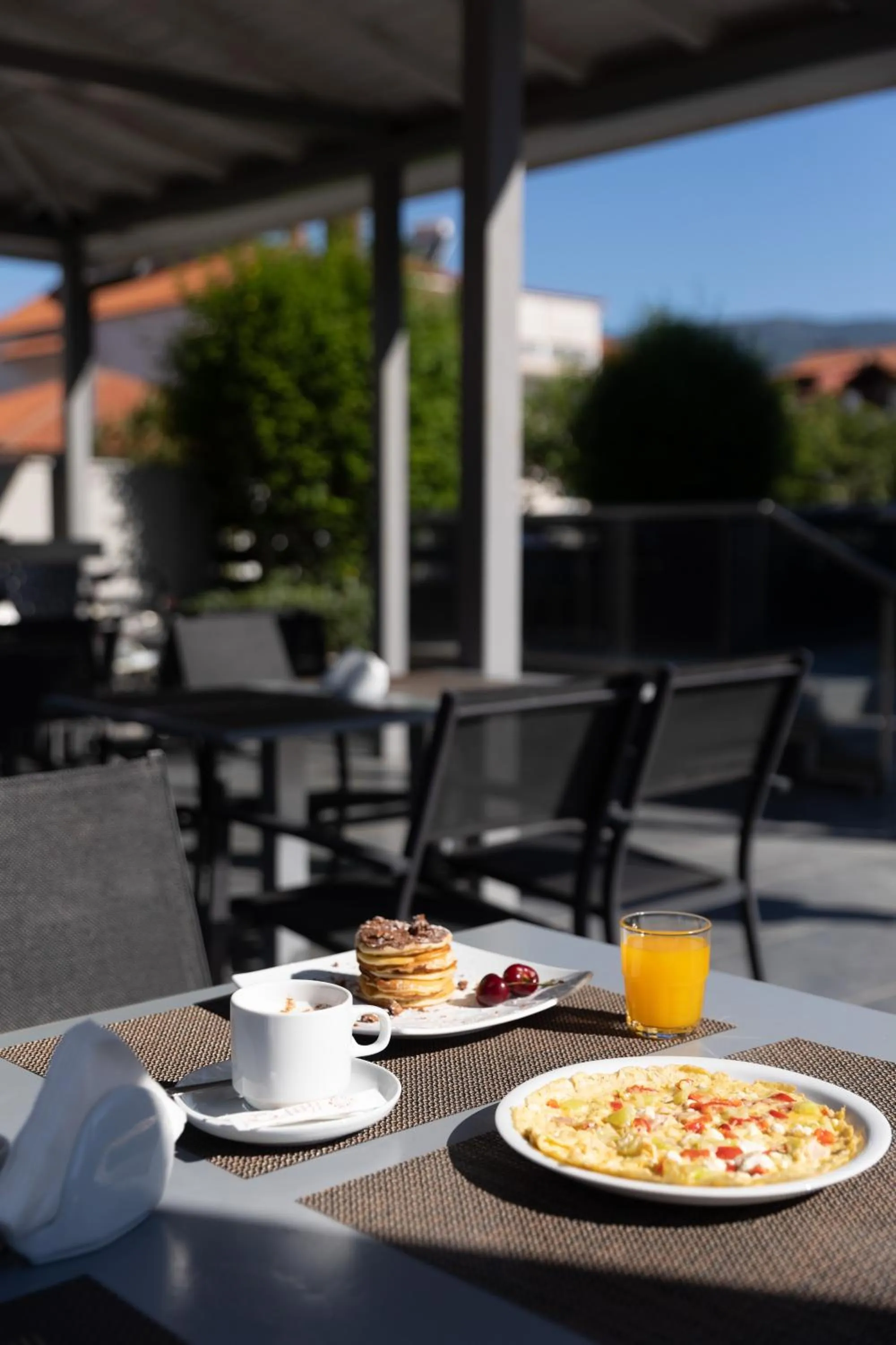 Breakfast in Amalia Center