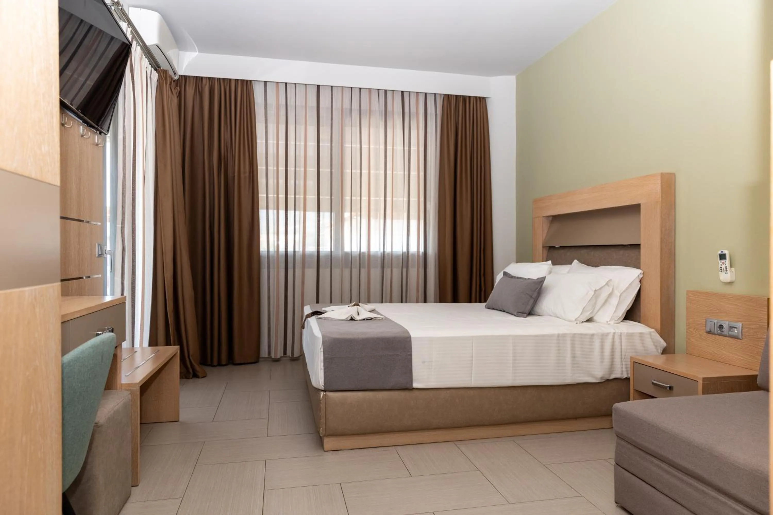 Bed in Amalia Center