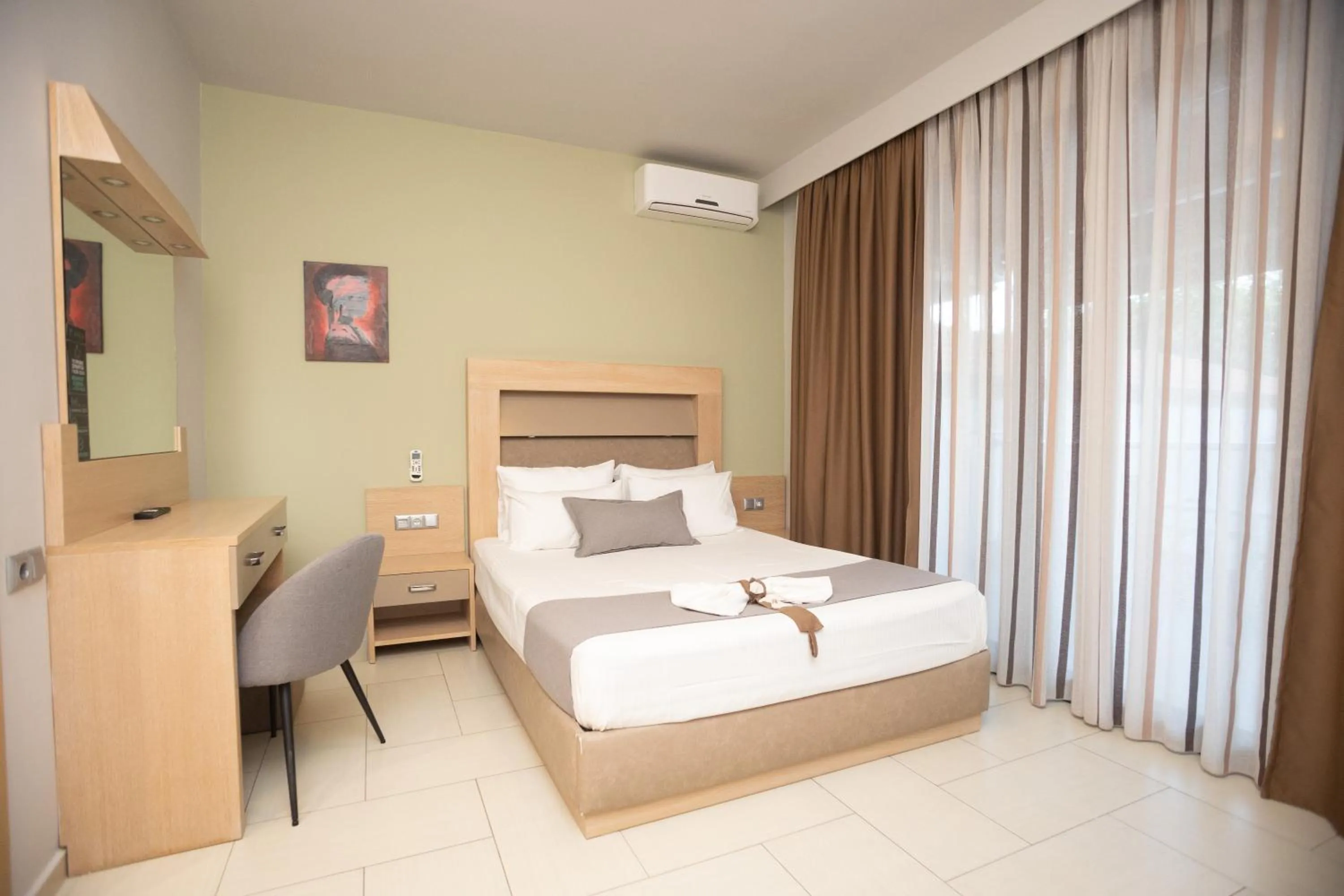 Bed in Amalia Center