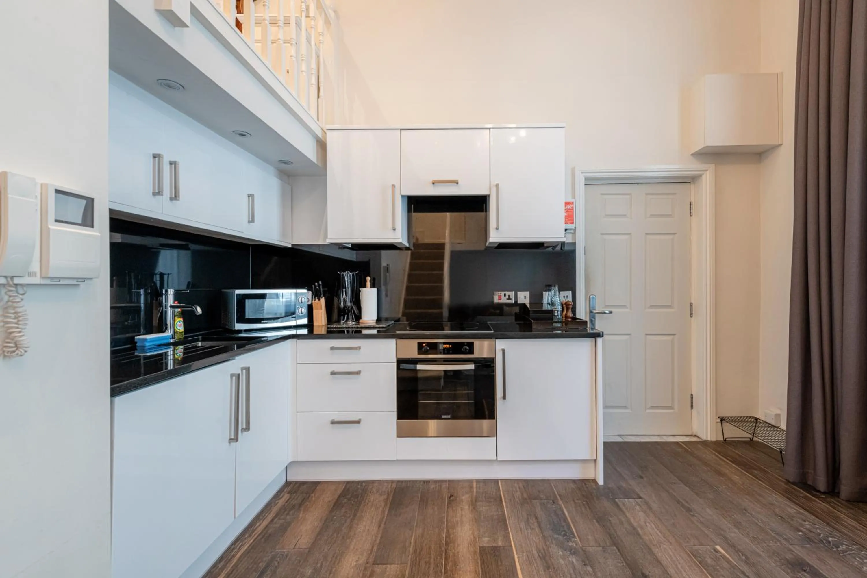 Kitchen or kitchenette in Queensgate Court