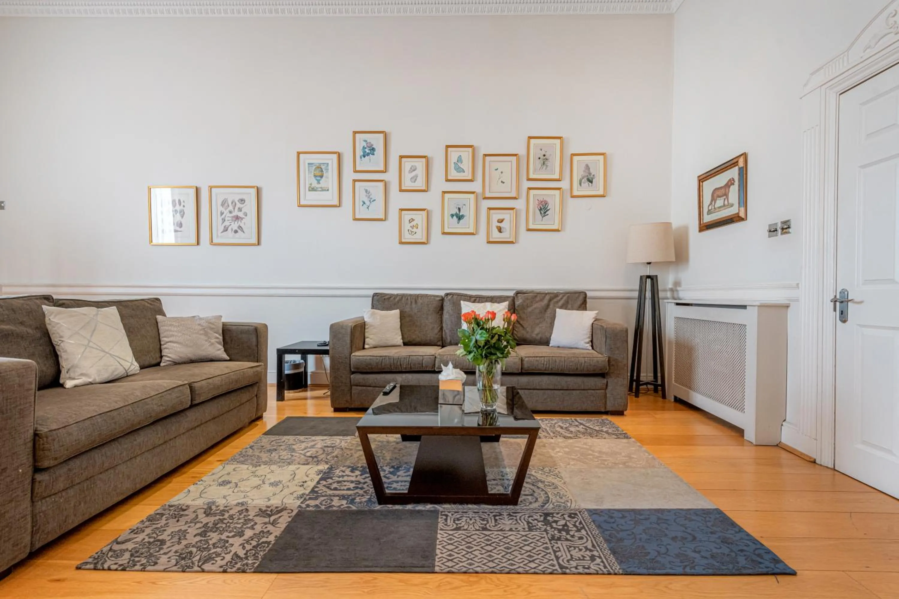 Living room in Queensgate Court