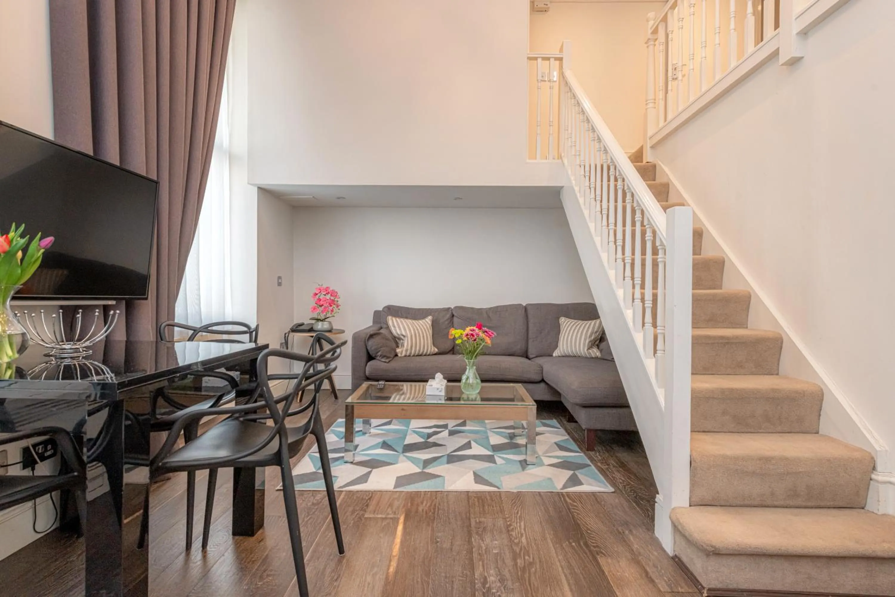 Living room in Queensgate Court