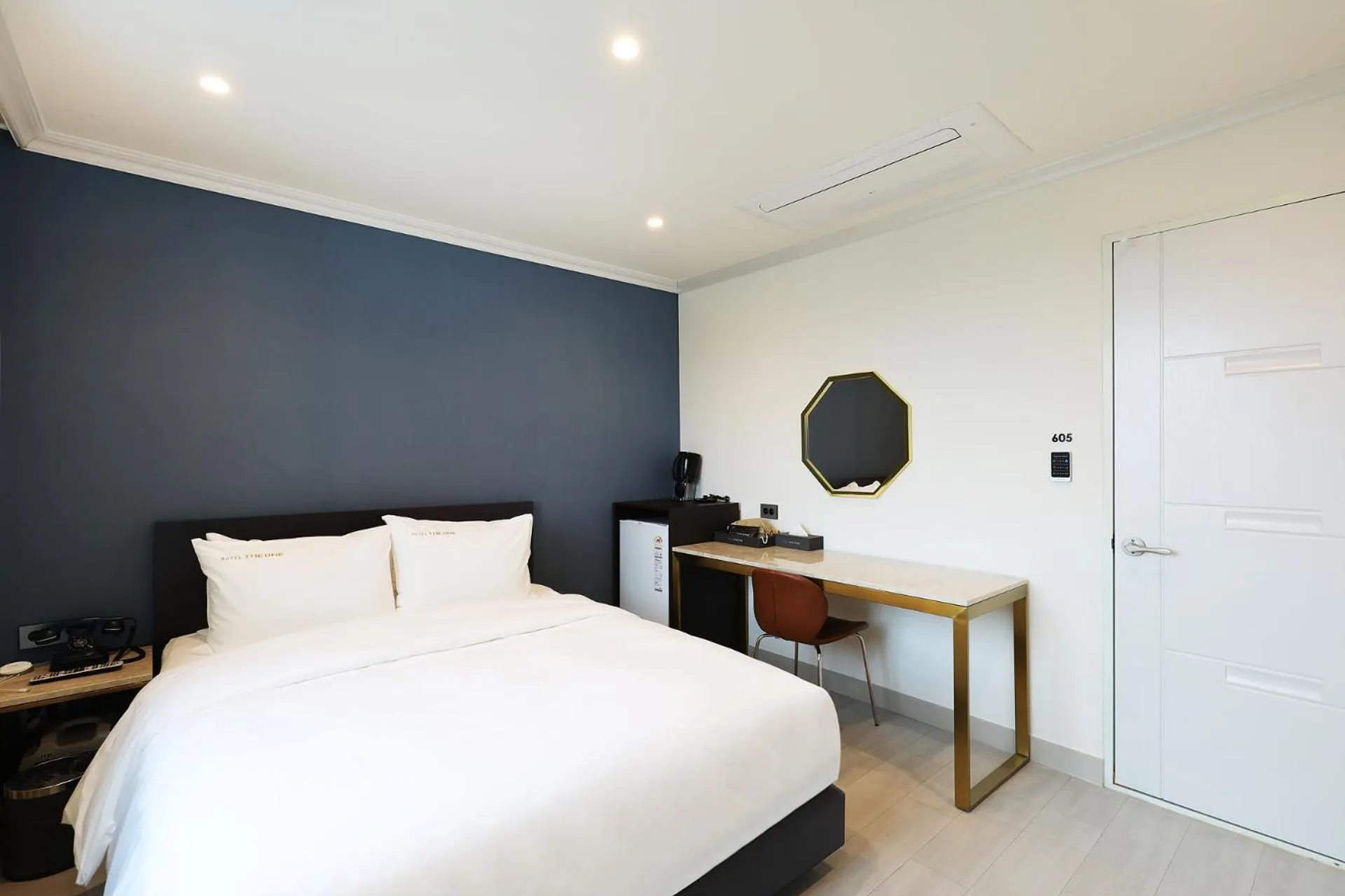 Bed in Hotel The One