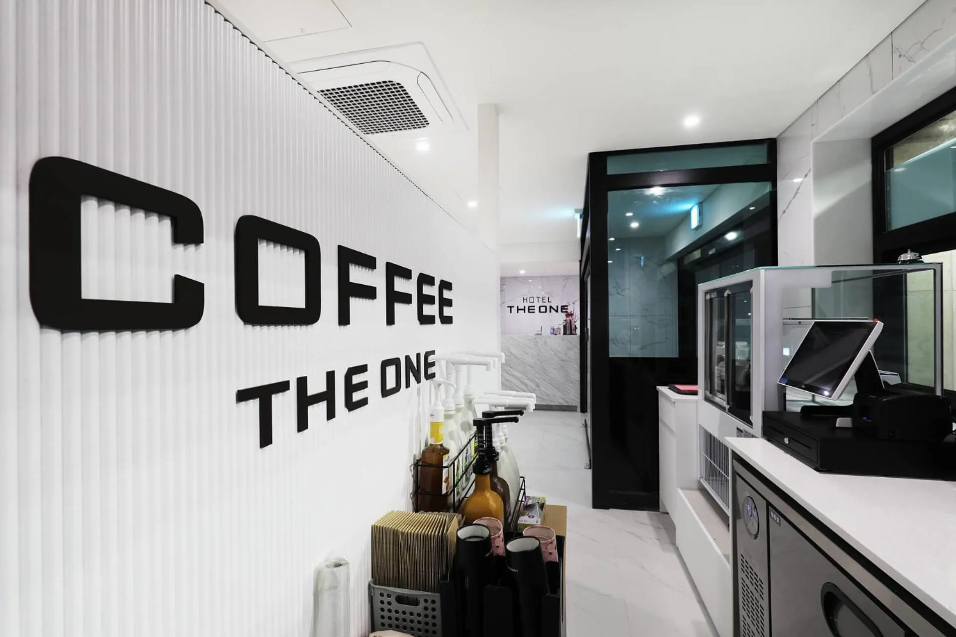 Coffee/tea facilities in Hotel The One