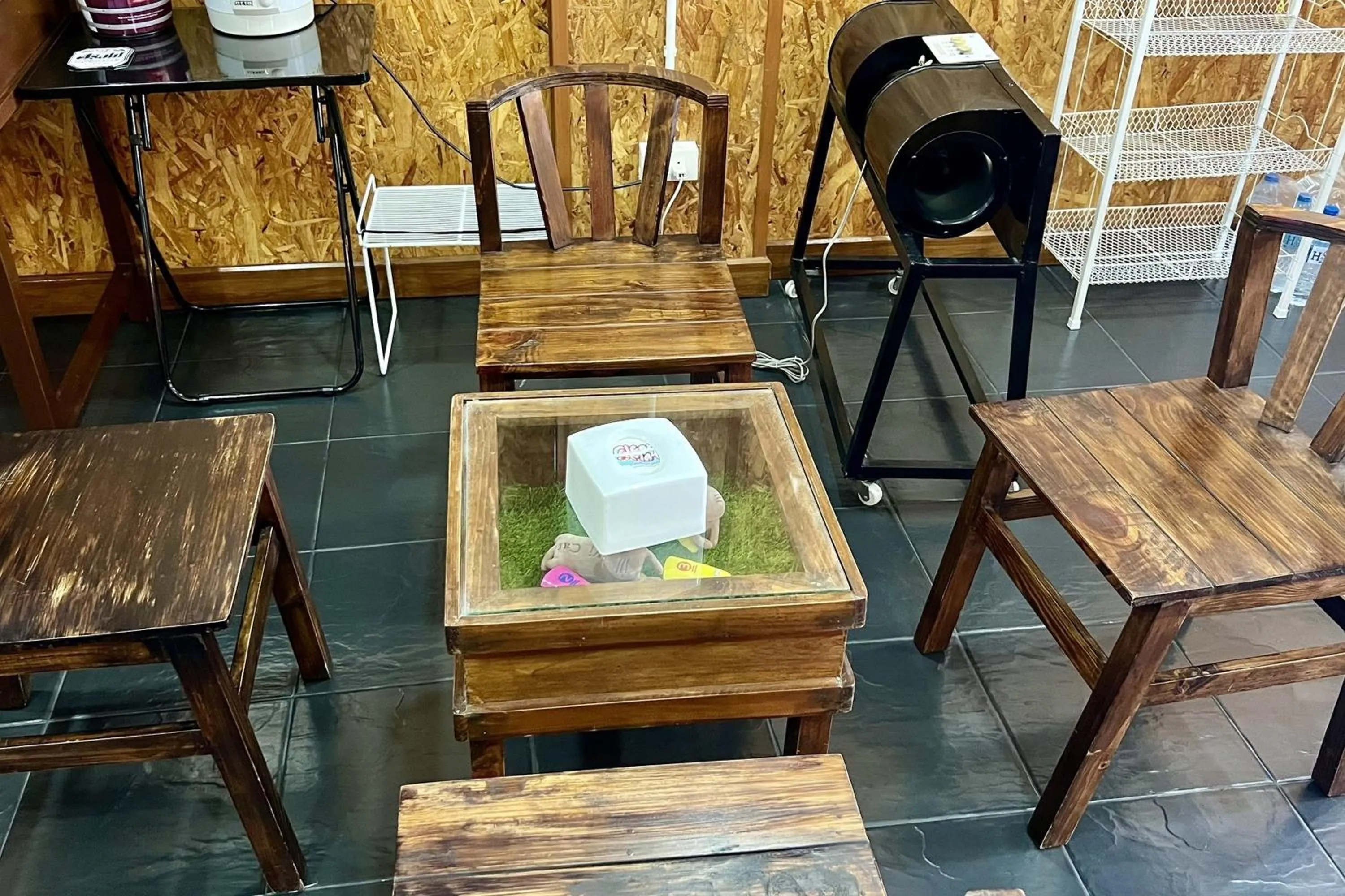 Seating area in Good Sleep Guest House