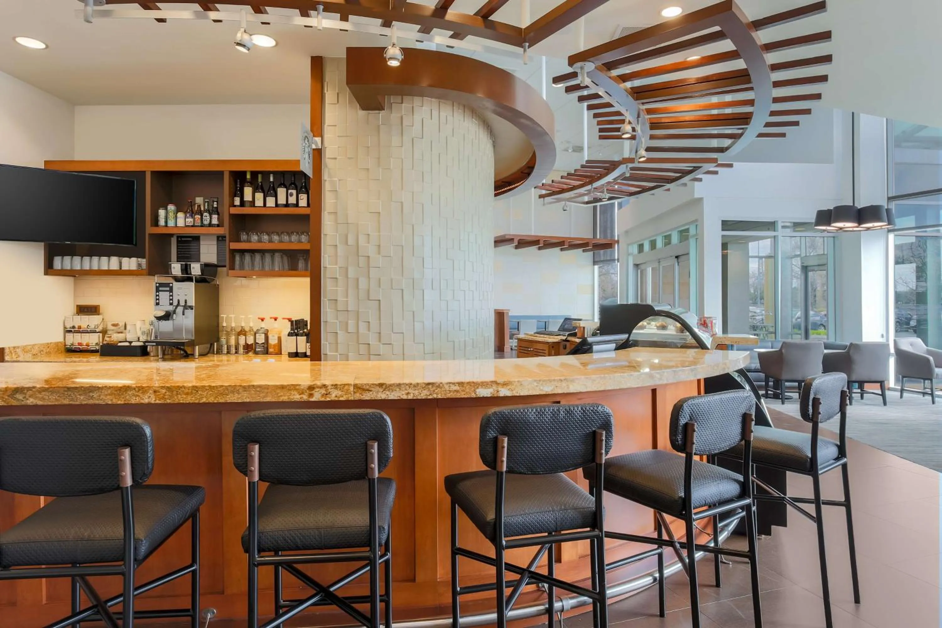 Lounge or bar in Hyatt Place UC Davis