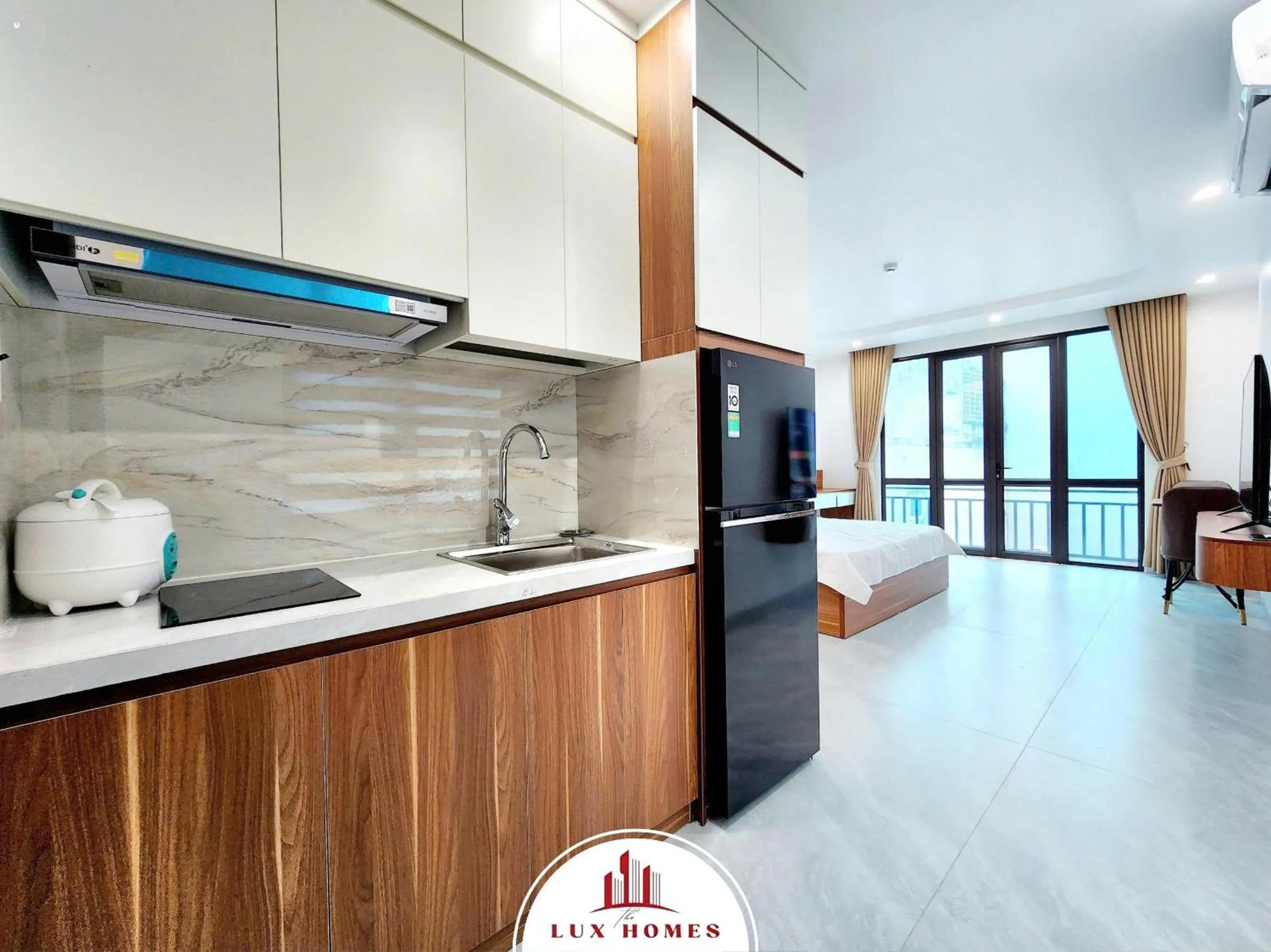Kitchen or kitchenette in The LuxHomes Apartment ᵀᴹ I 231 Văn Cao