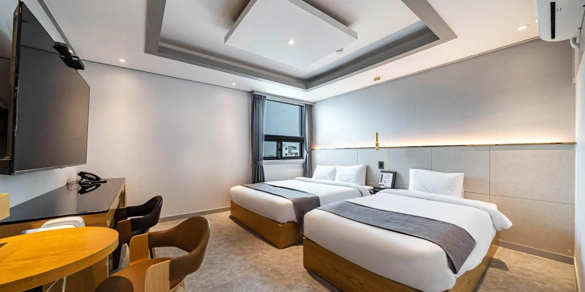 Bed in Sokcho Ritz Hotel