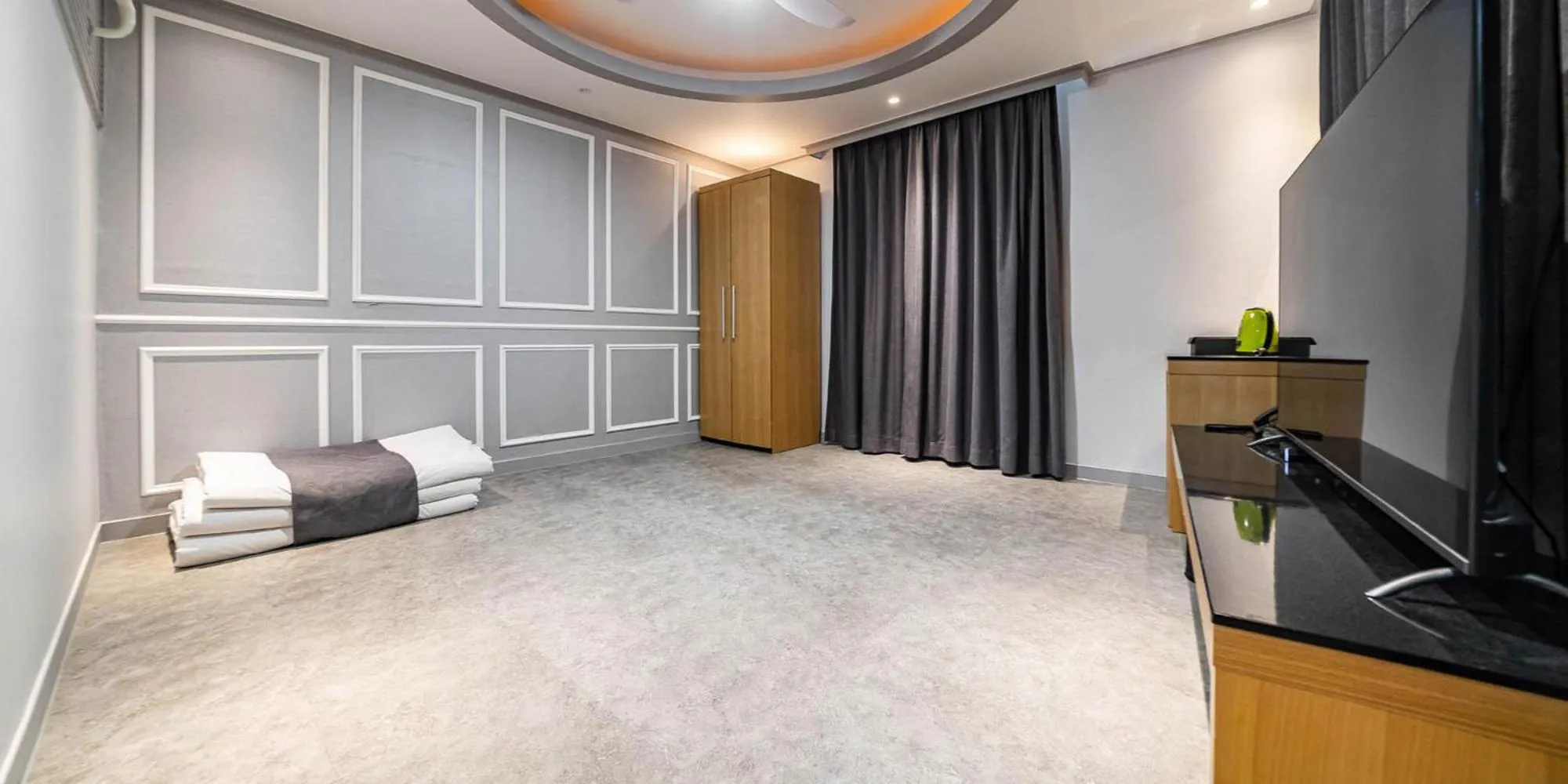 Bed in Sokcho Ritz Hotel