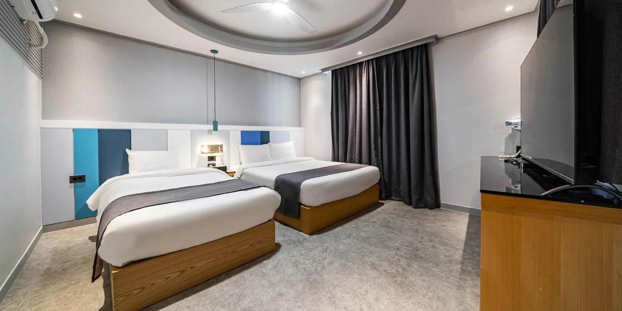 Bed in Sokcho Ritz Hotel