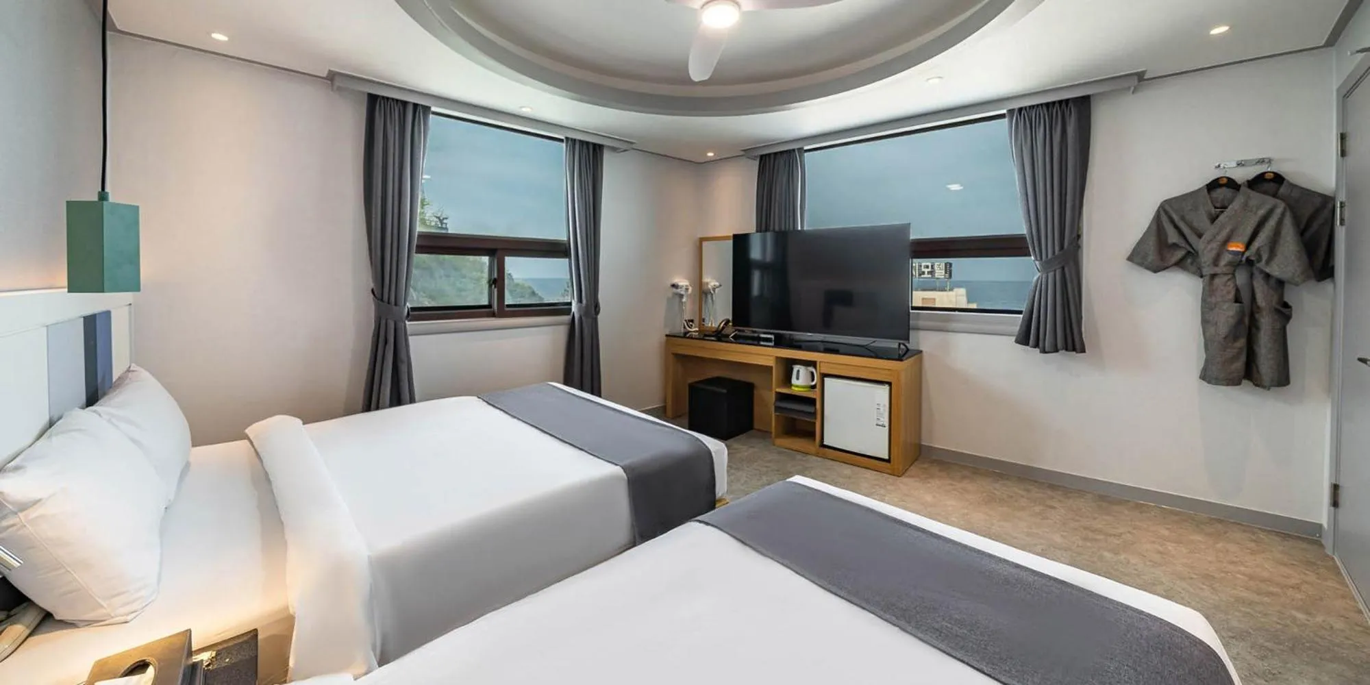 Bed in Sokcho Ritz Hotel