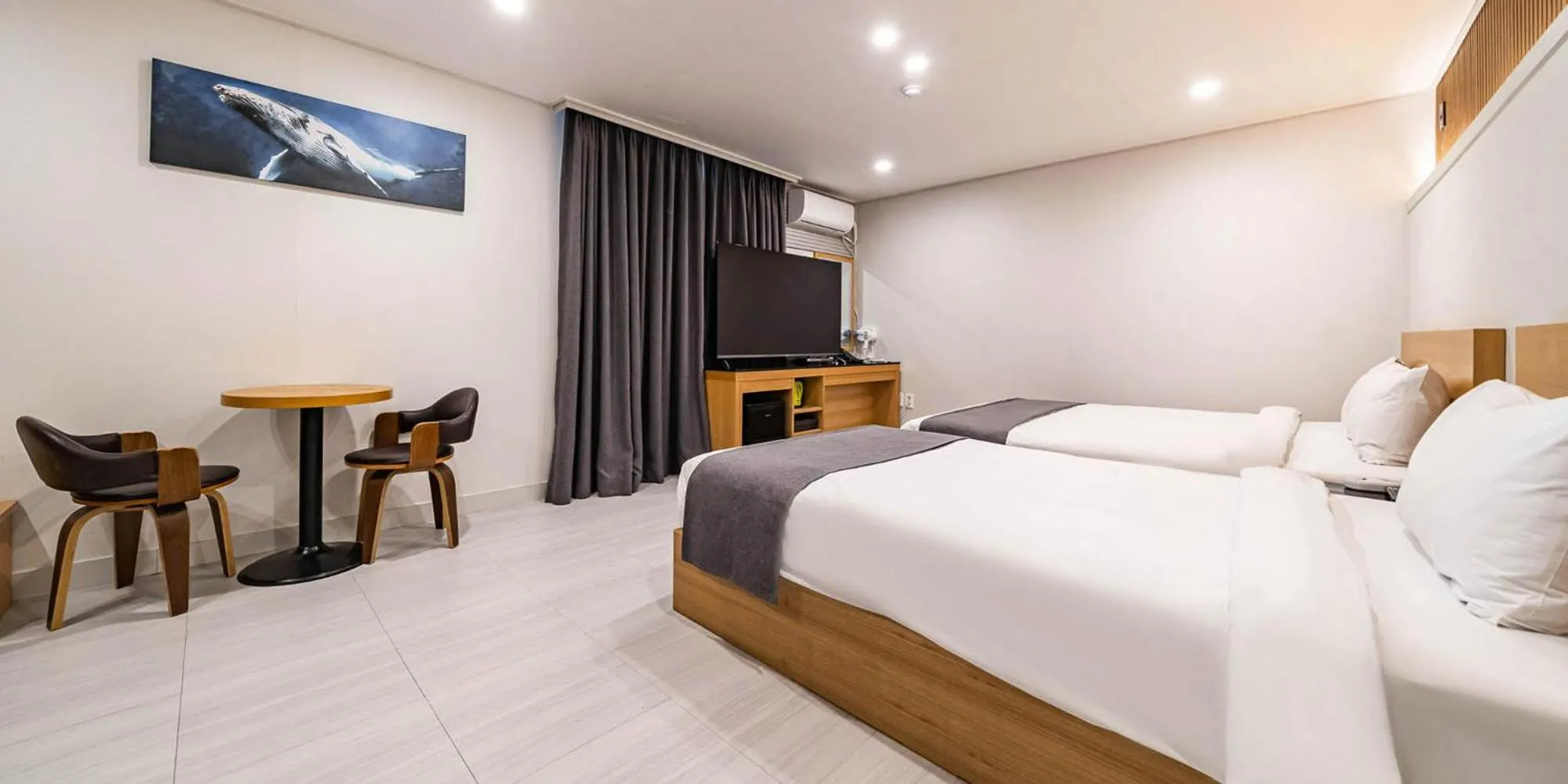 Bed in Sokcho Ritz Hotel