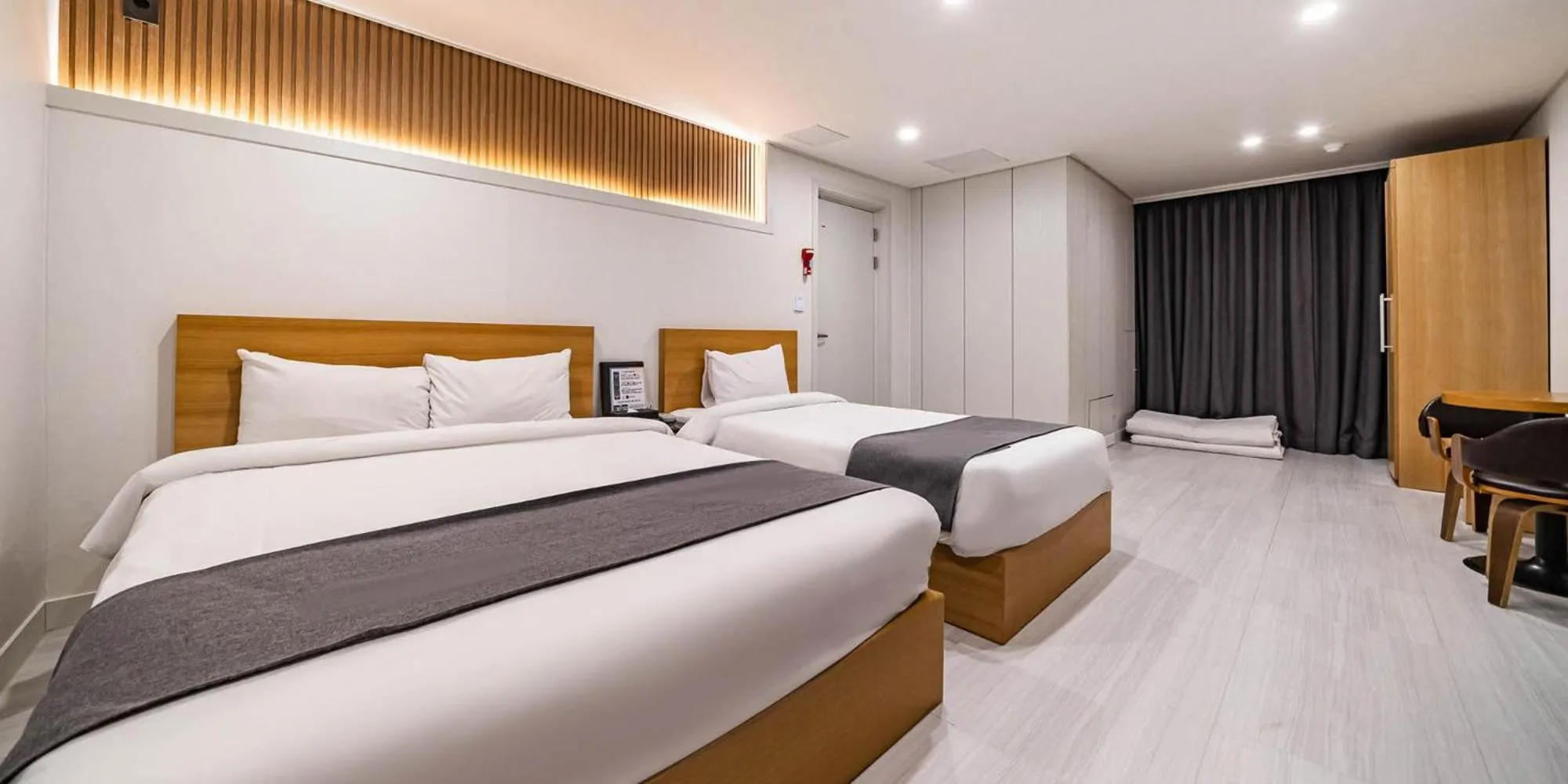 Bed in Sokcho Ritz Hotel