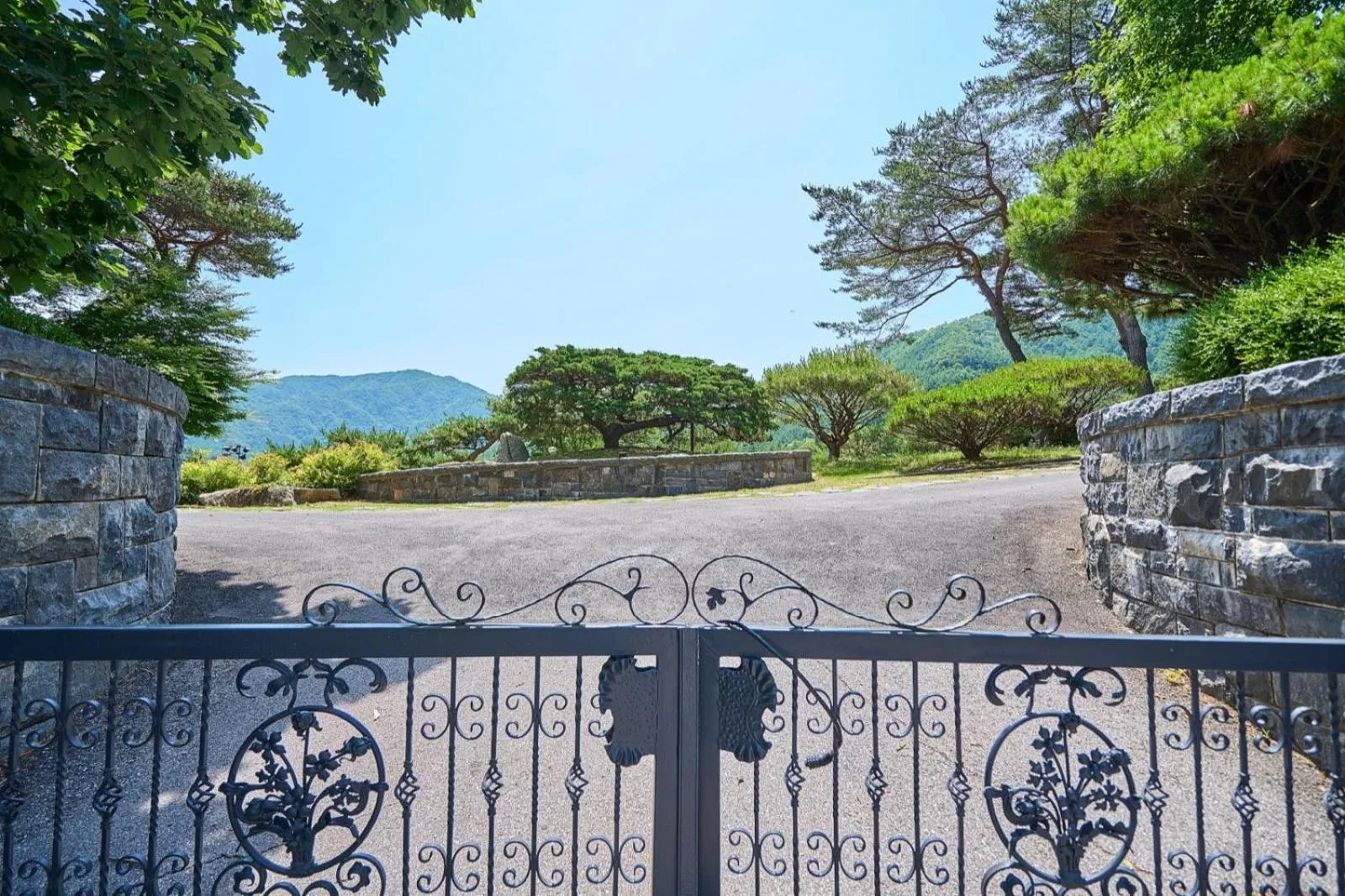 Crystal Valley CC Golden Village