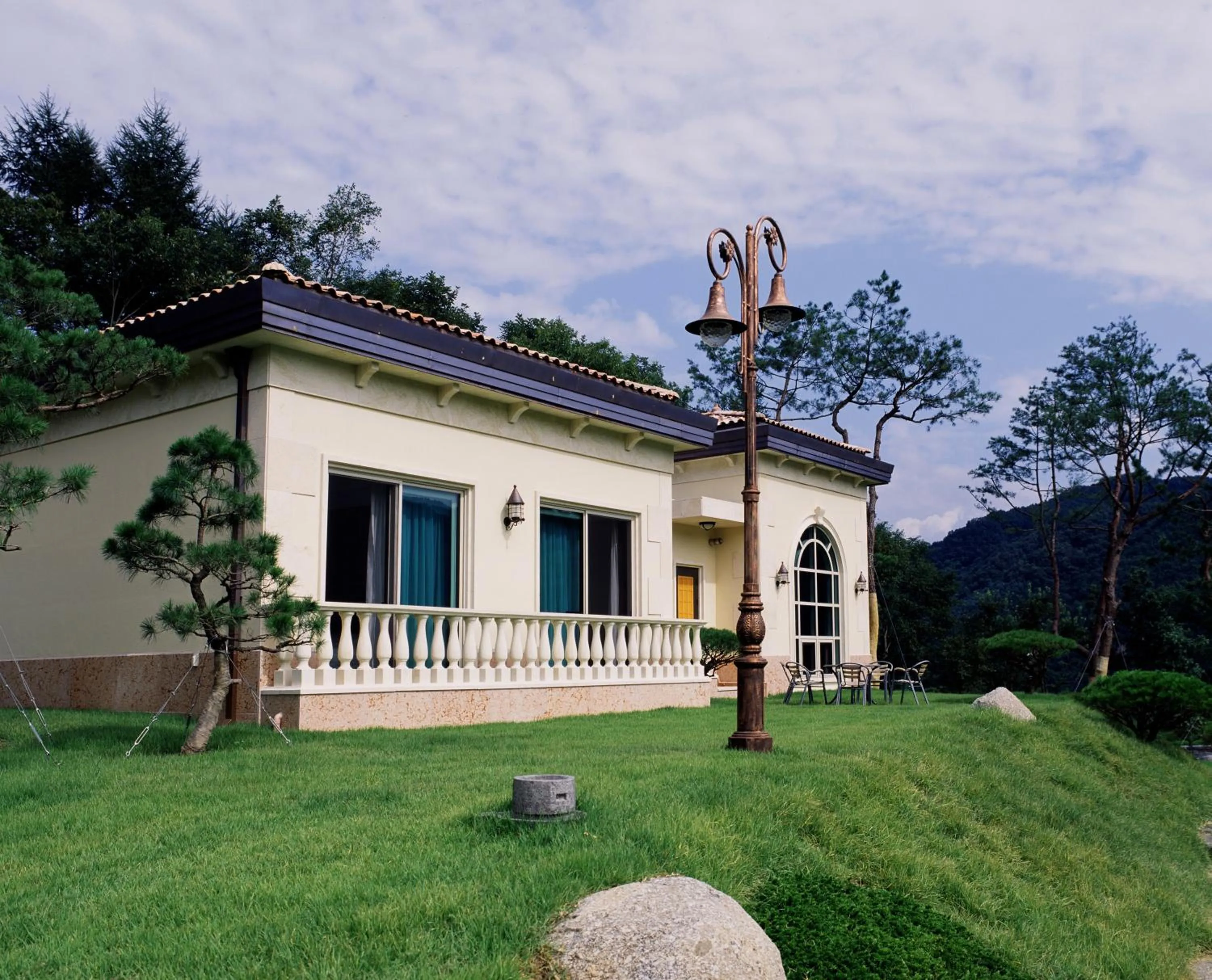 Crystal Valley CC Golden Village