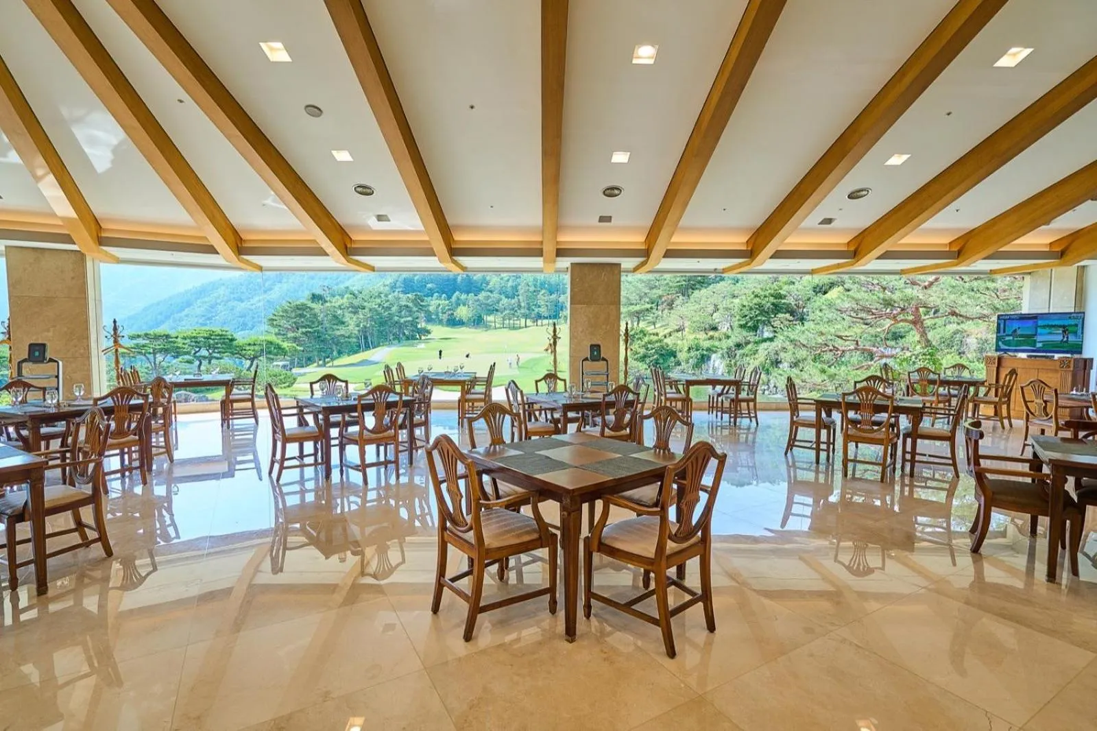 Crystal Valley CC Golden Village