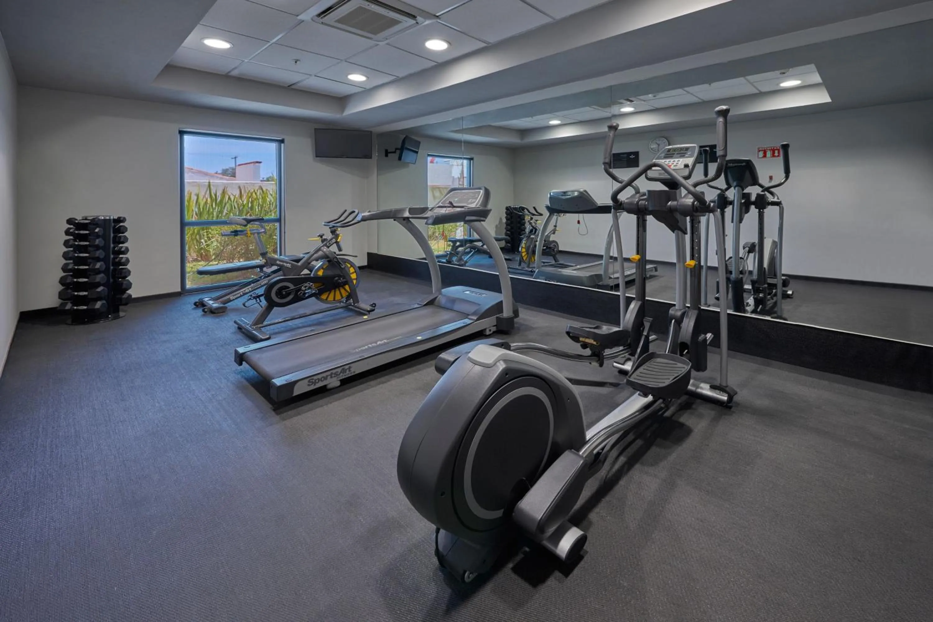 Fitness centre/facilities in City Express by Marriott Salamanca